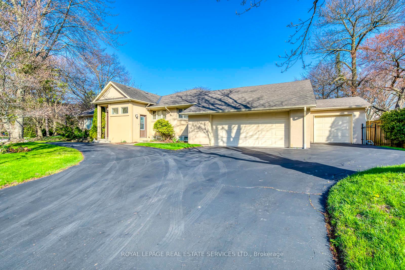 1327 Sedgewick Crescent