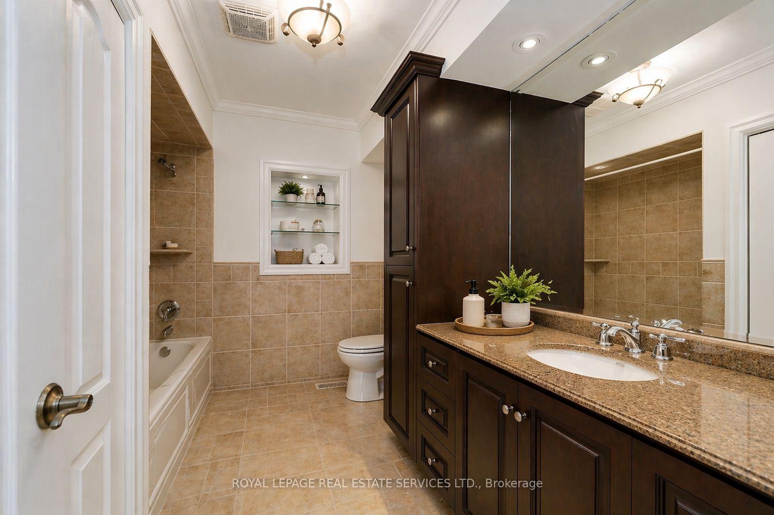 1327 Sedgewick Crescent