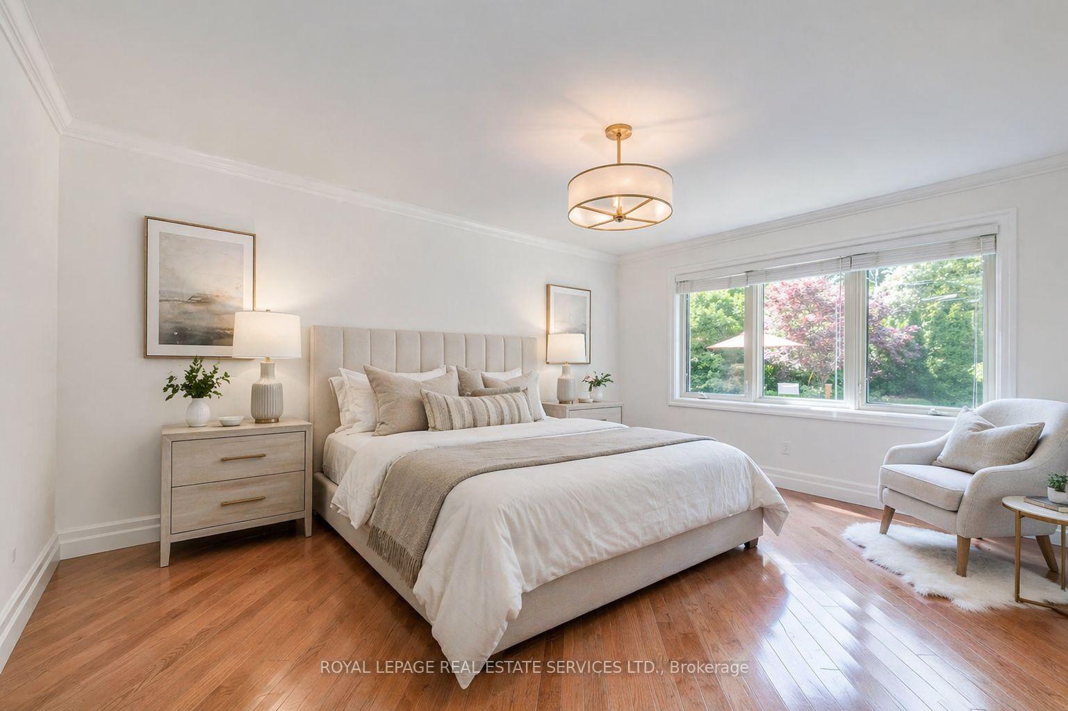 1327 Sedgewick Crescent