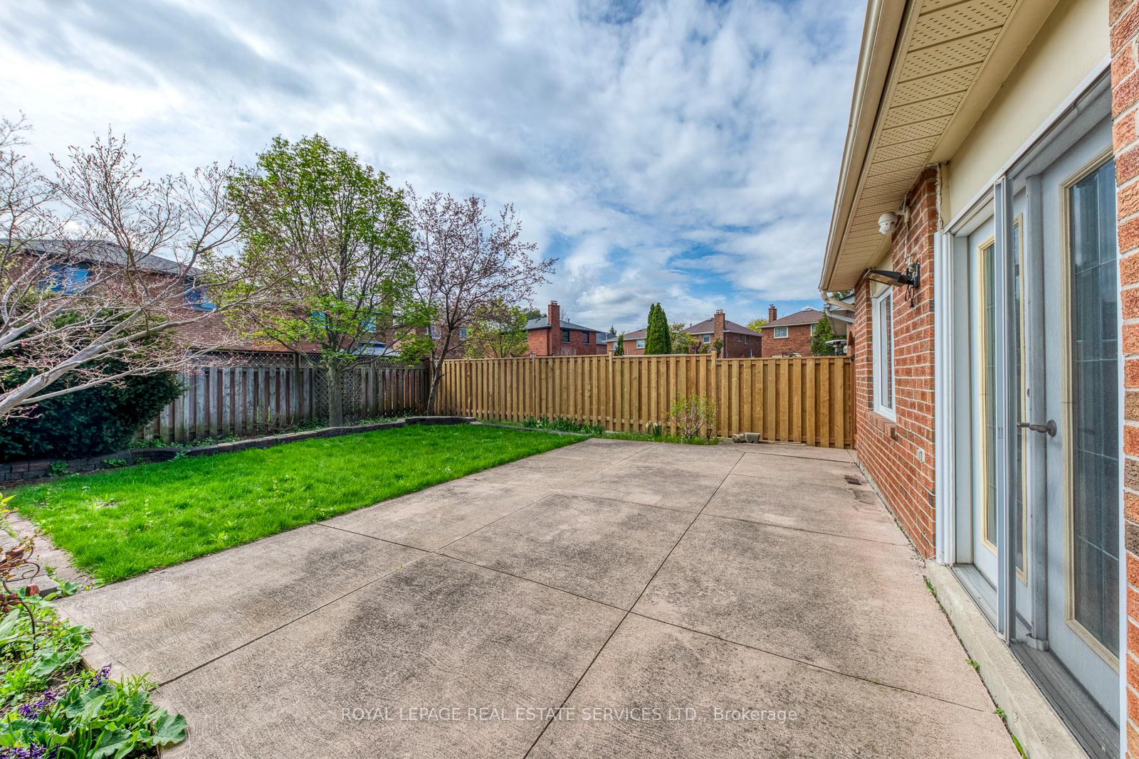 3390 Chartrand Crescent