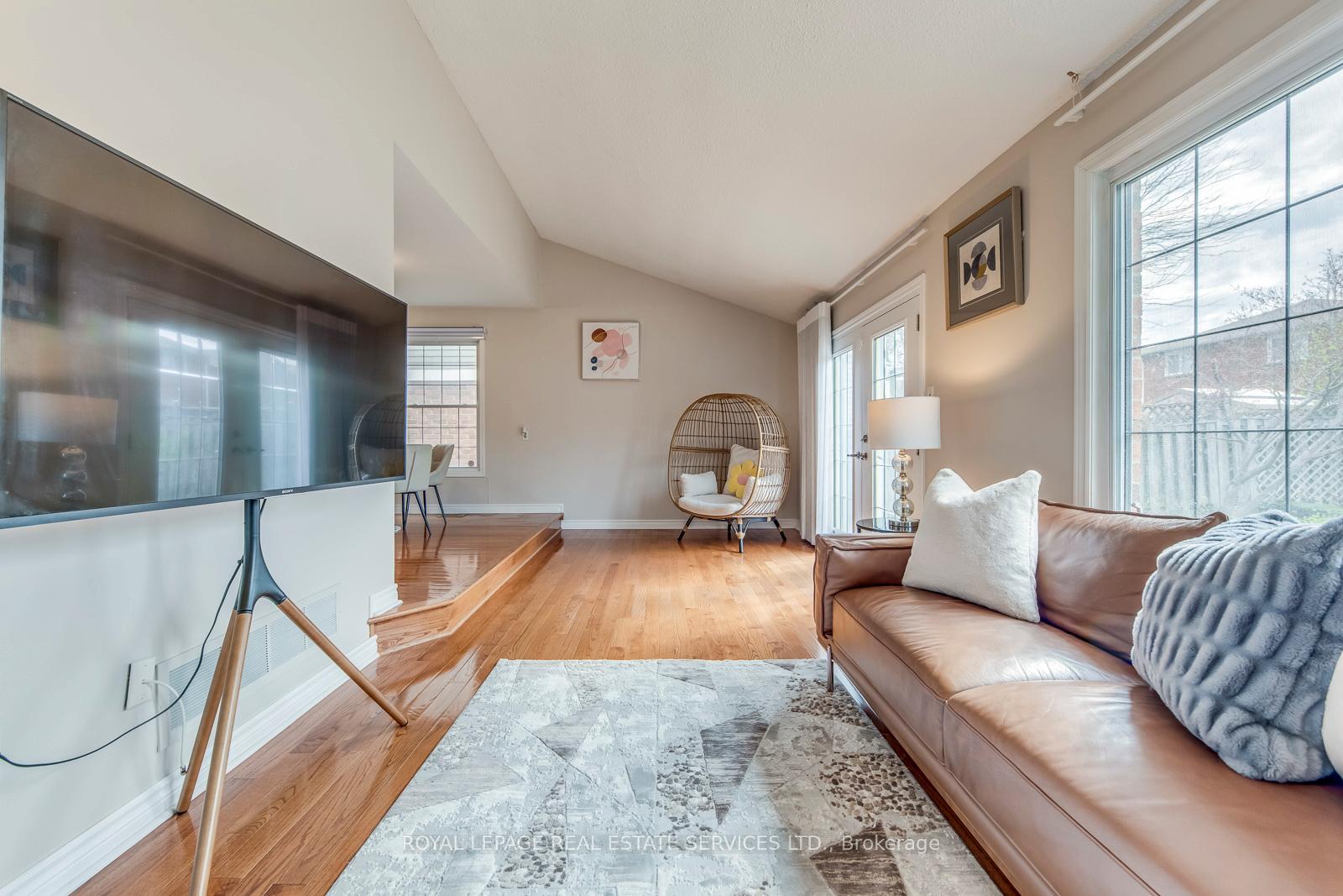 3390 Chartrand Crescent