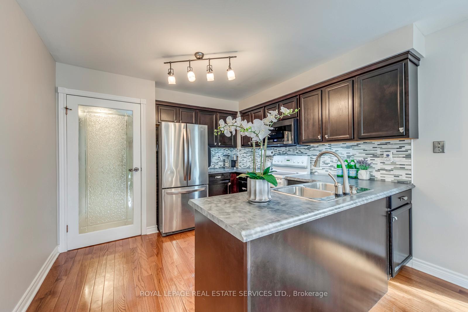 3390 Chartrand Crescent