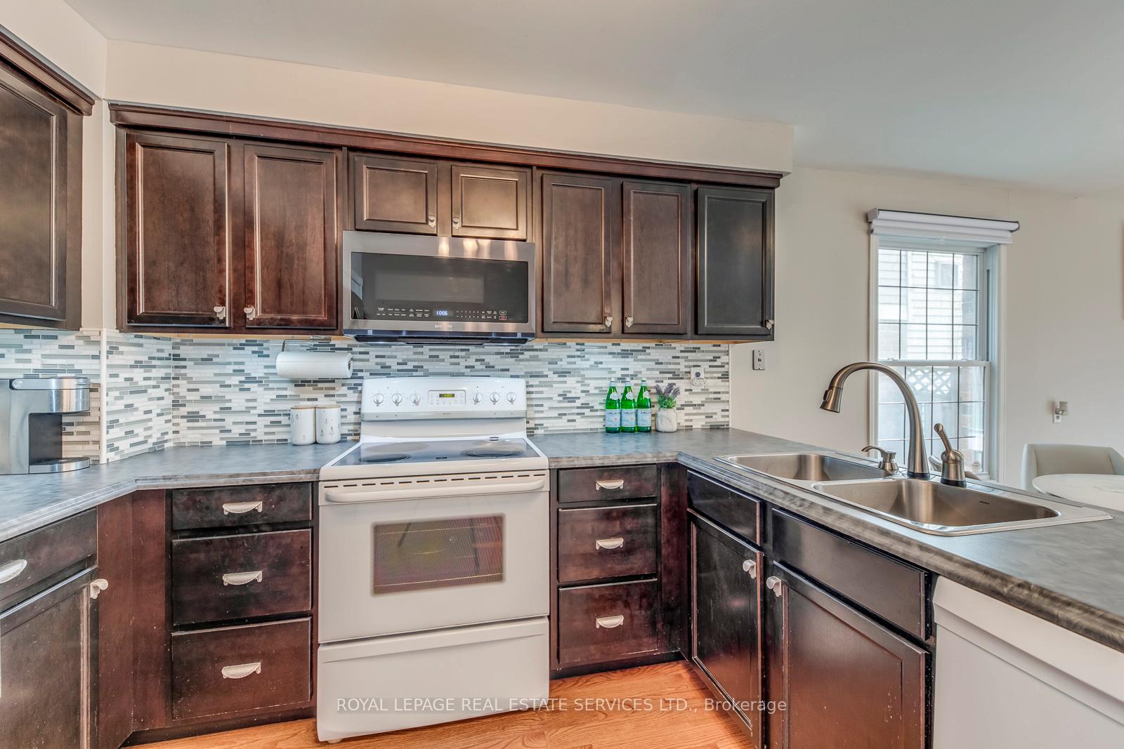 3390 Chartrand Crescent