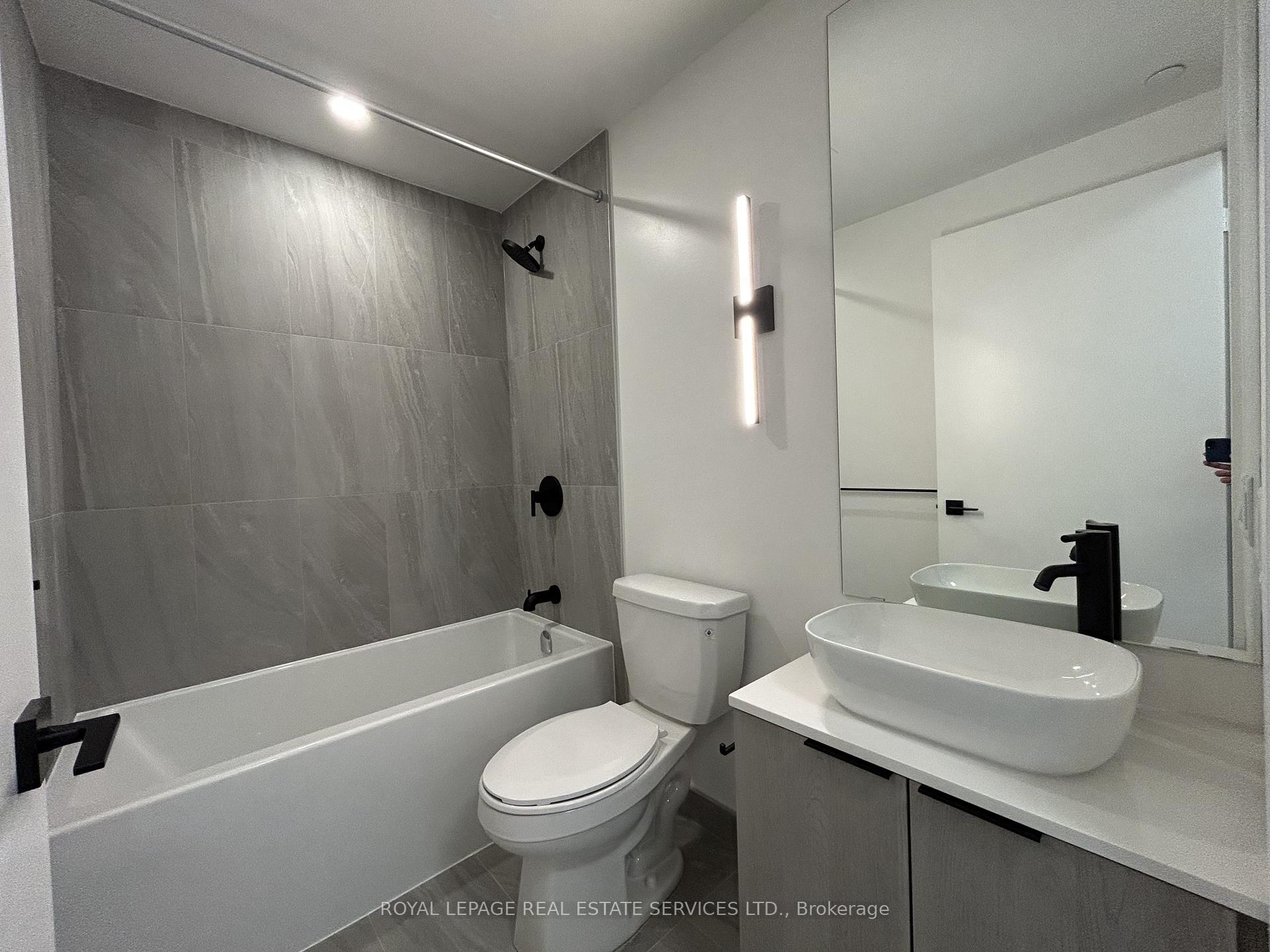 1185 Dupont Street 1811