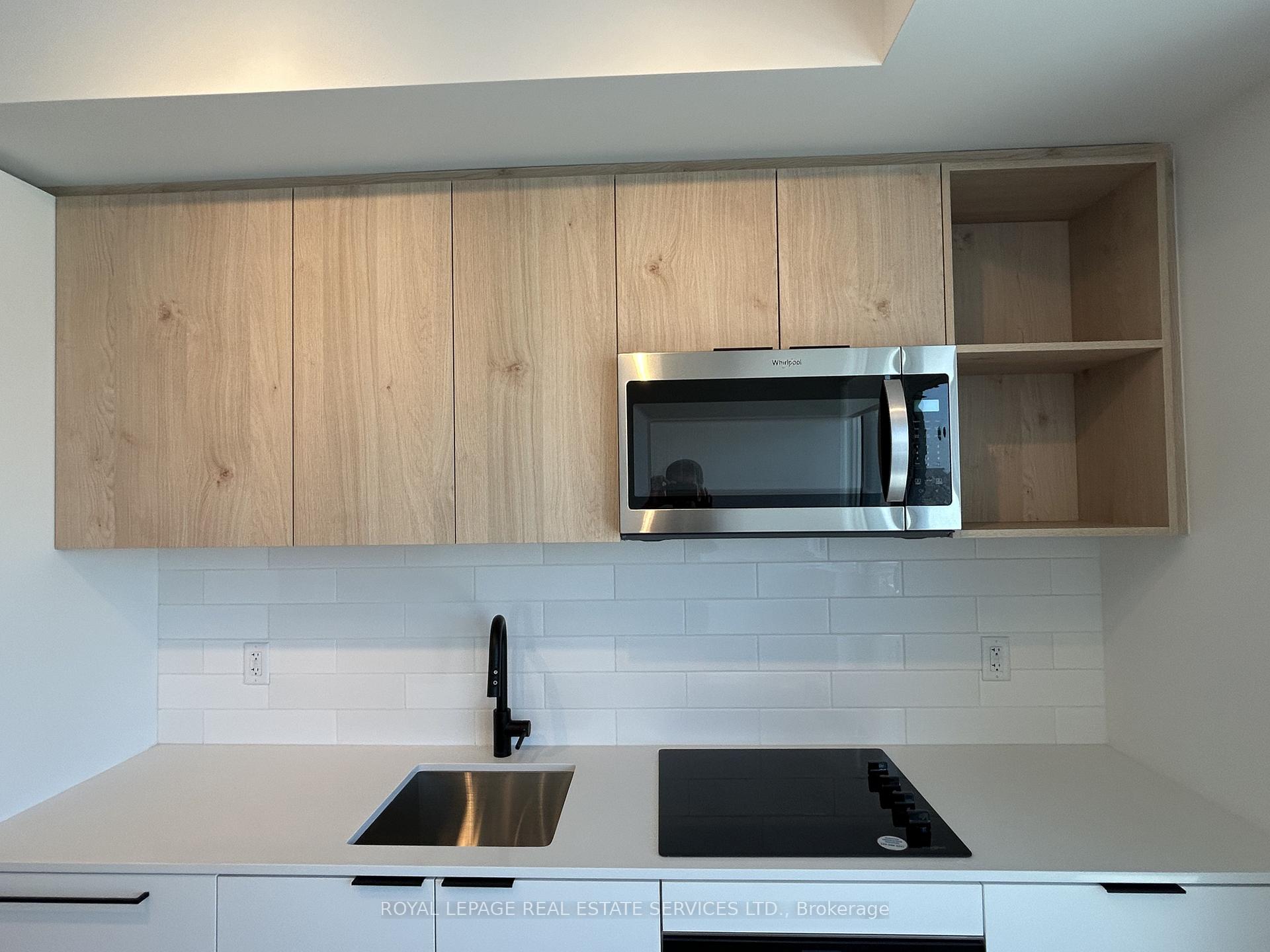 1185 Dupont Street 1211