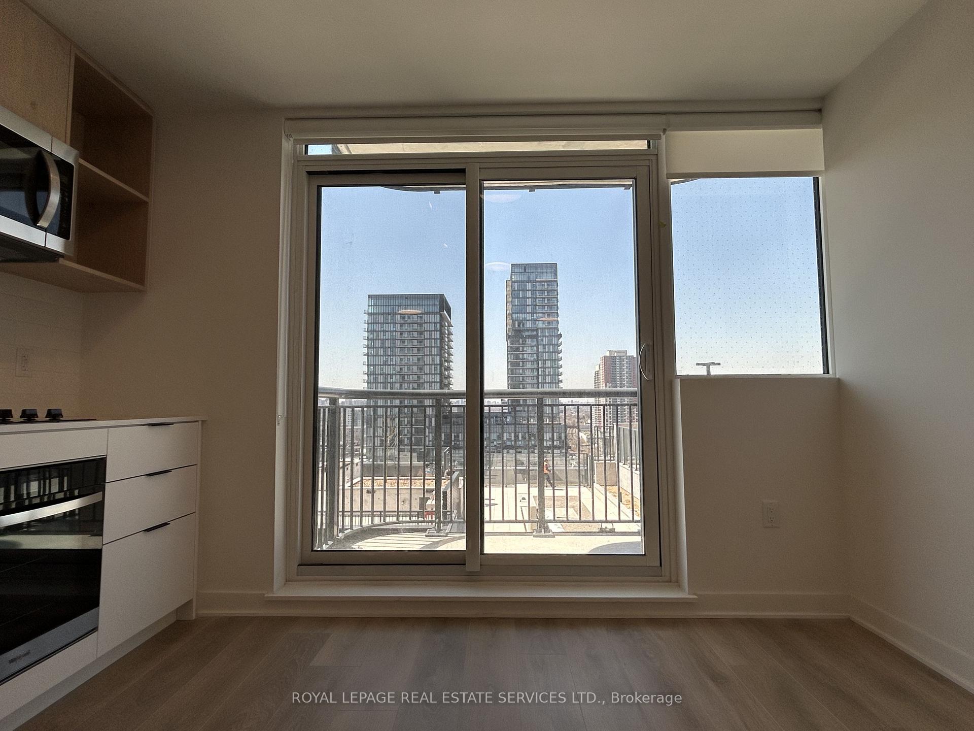 1185 Dupont Street 1211