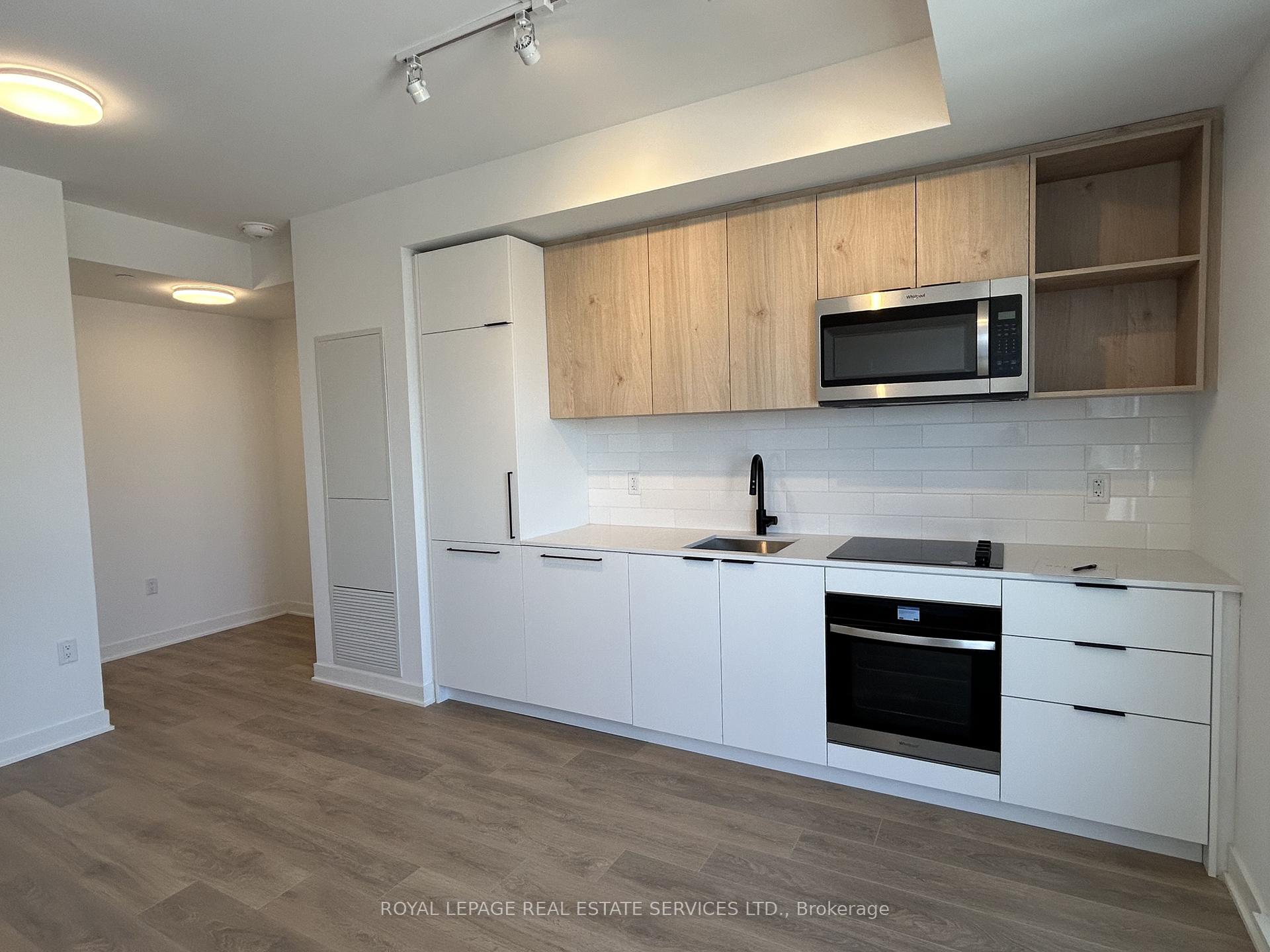 1185 Dupont Street 1211