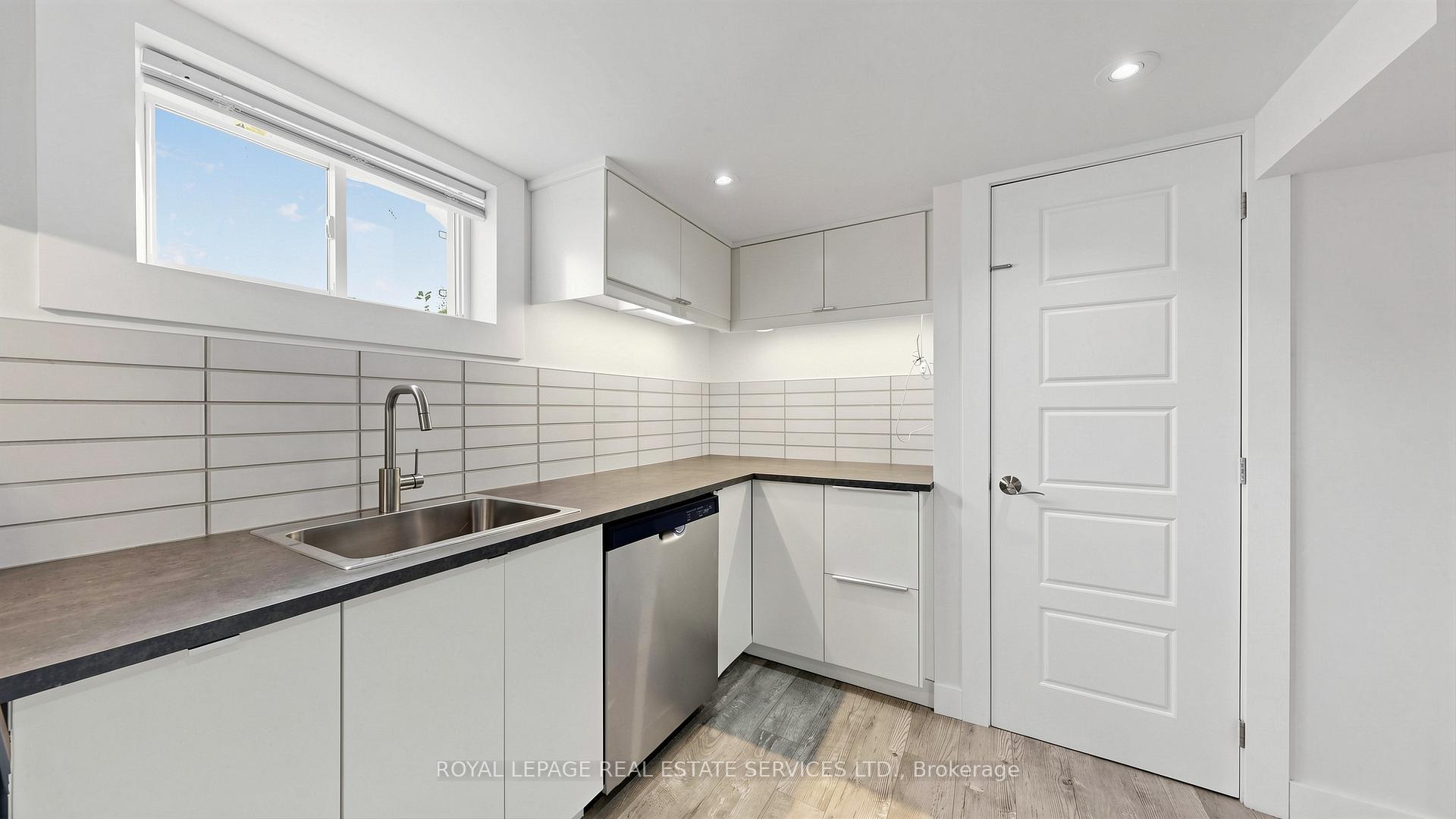 285 Bronte Road