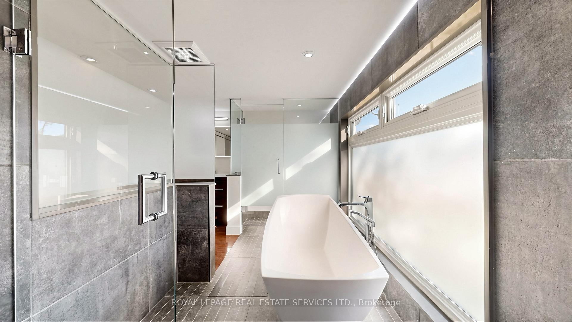 285 Bronte Road