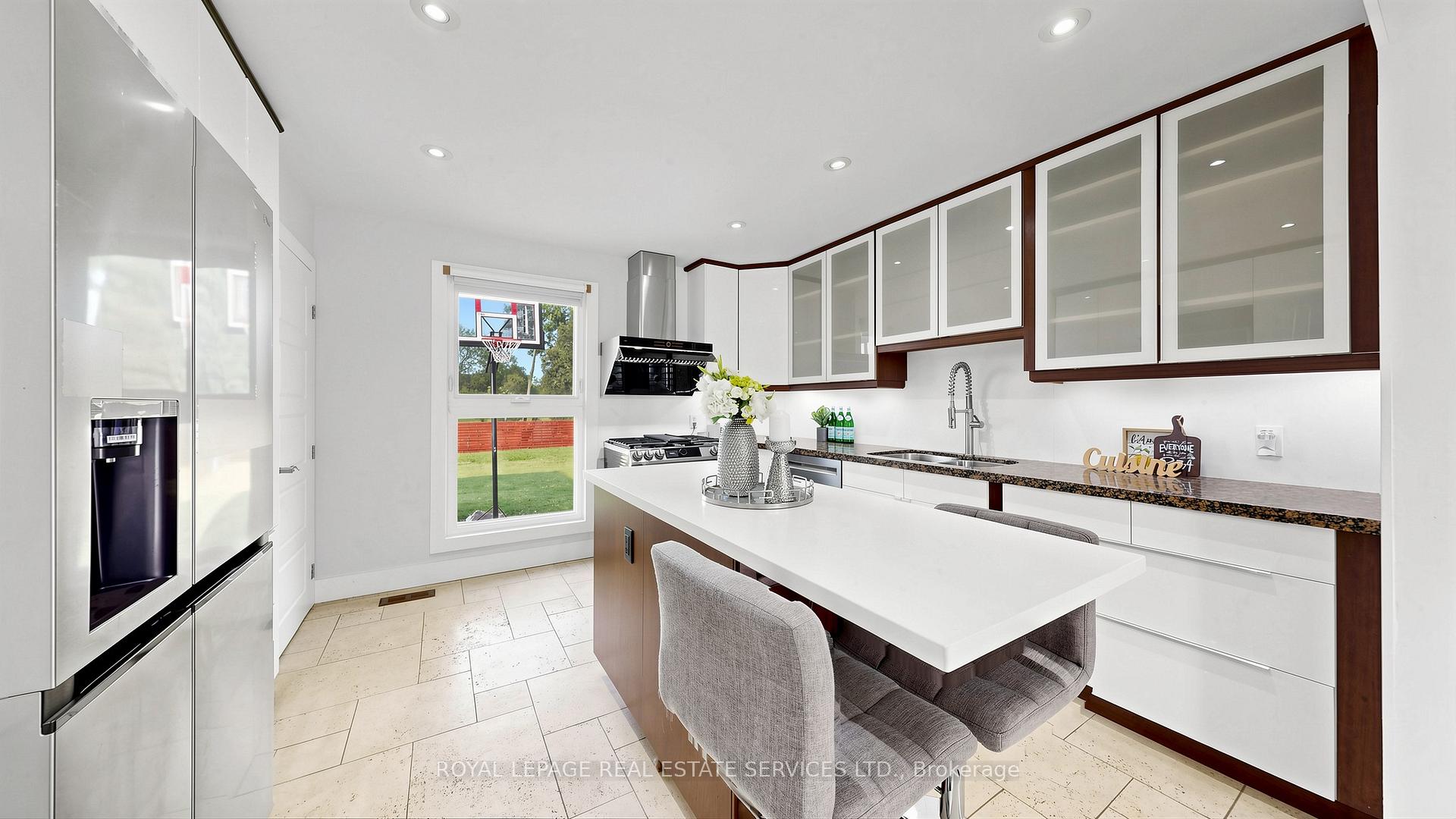 285 Bronte Road