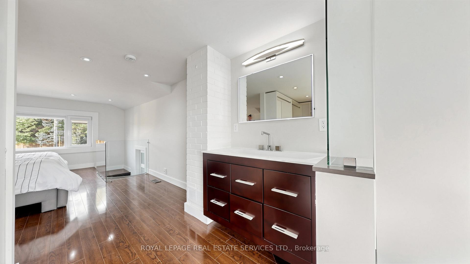 285 Bronte Road