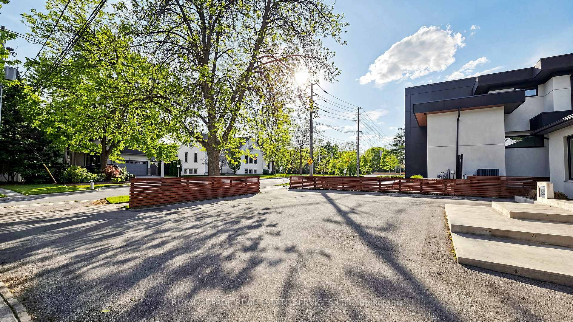 285 Bronte Road