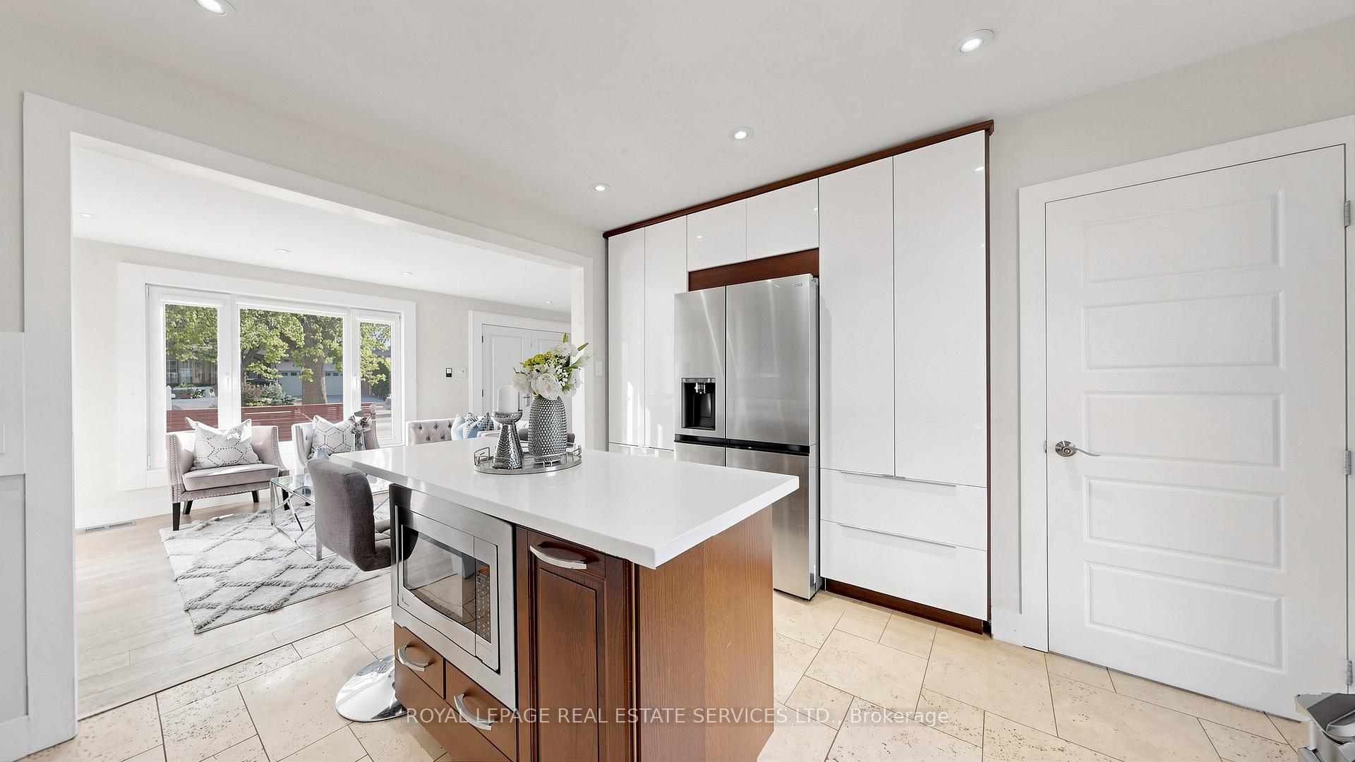 285 Bronte Road