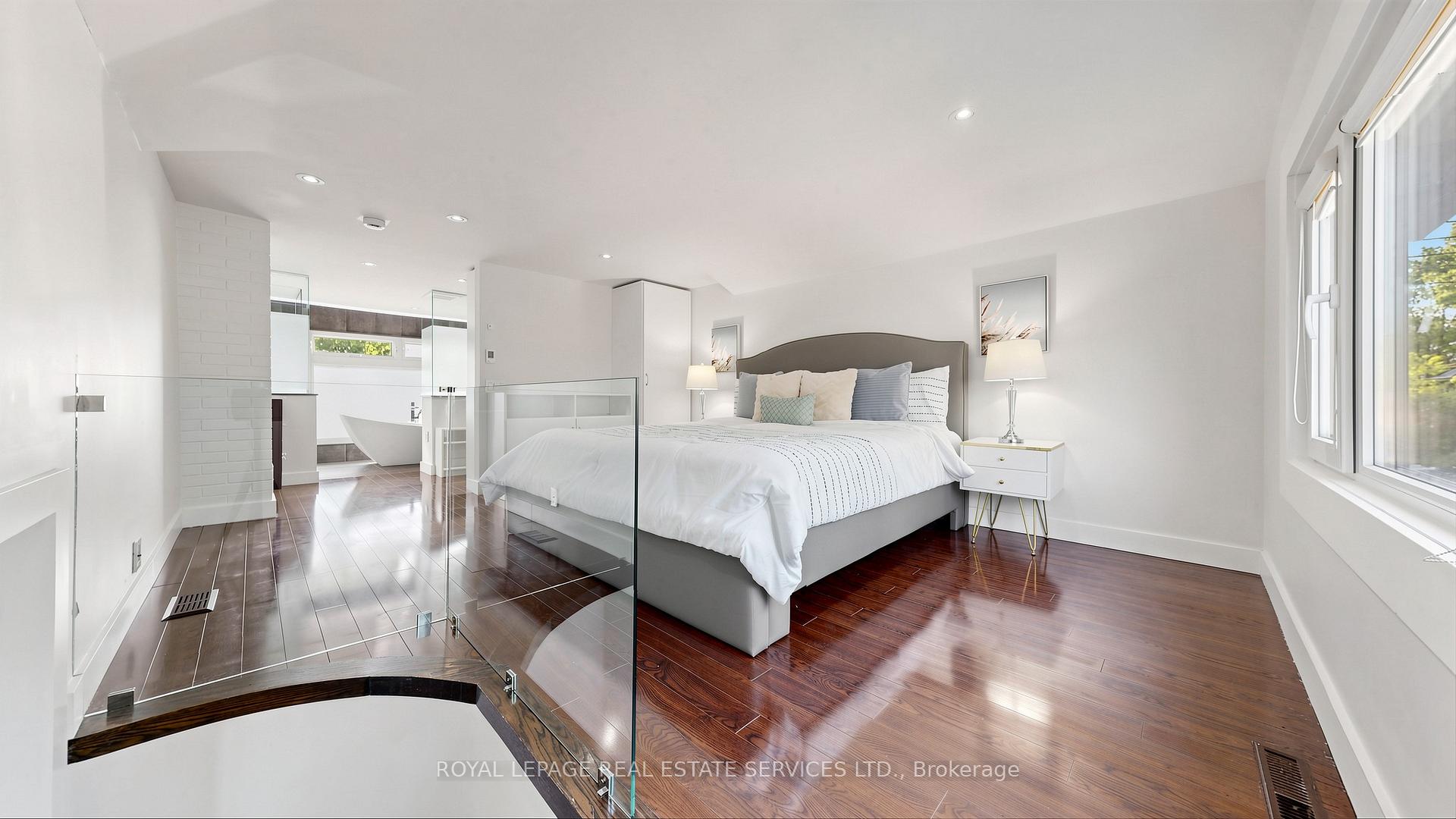 285 Bronte Road