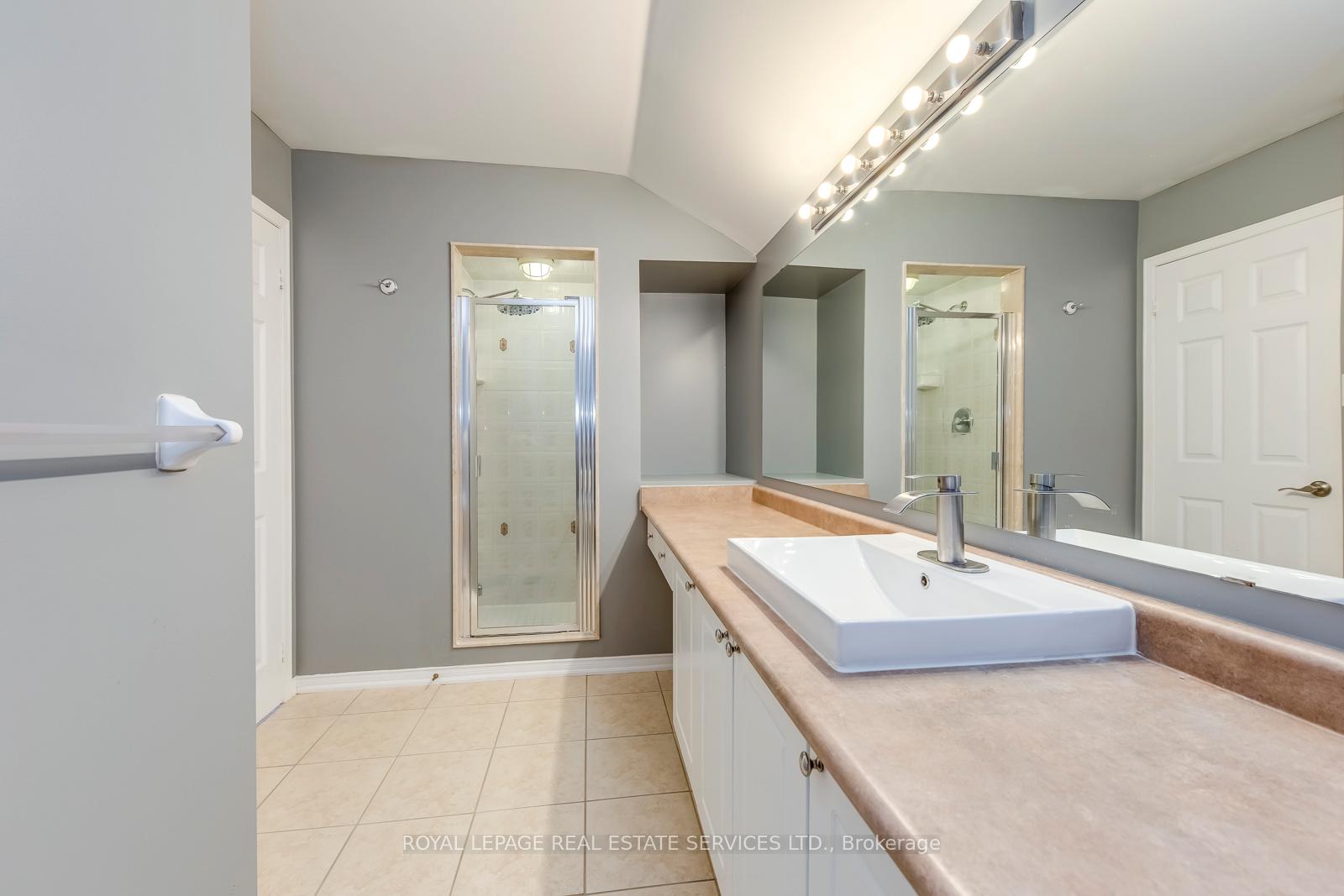204 Roxton Road