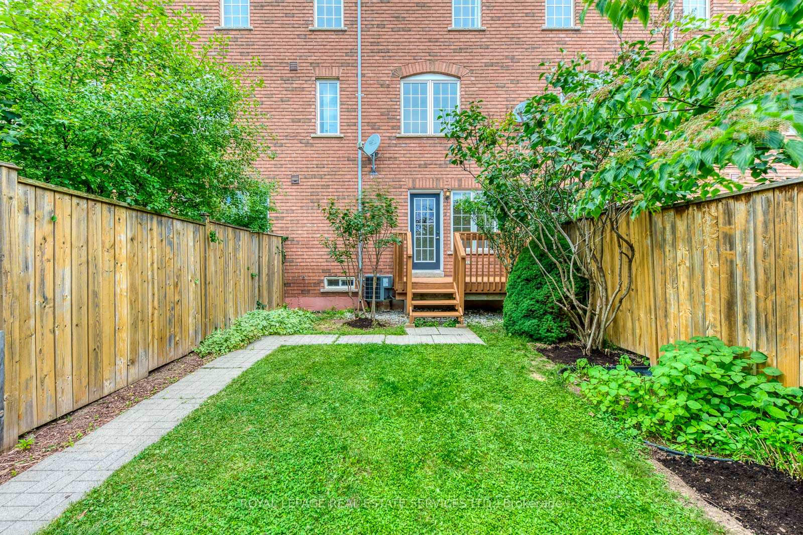 204 Roxton Road
