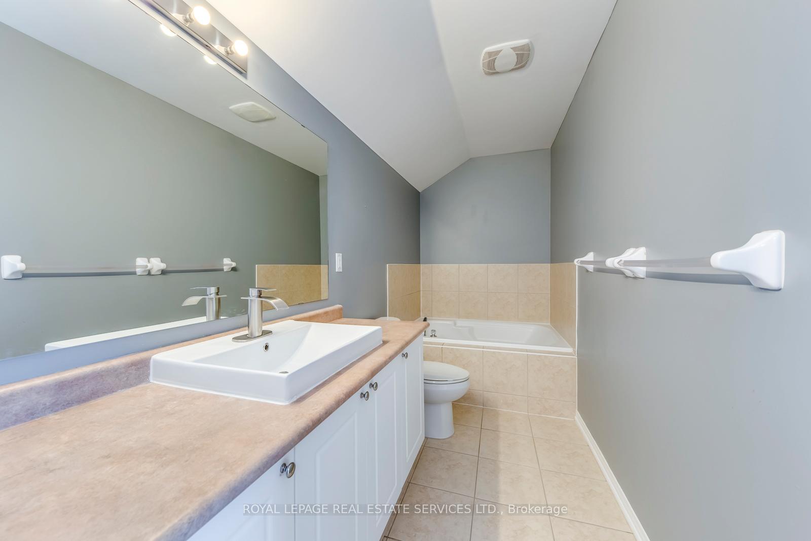 204 Roxton Road