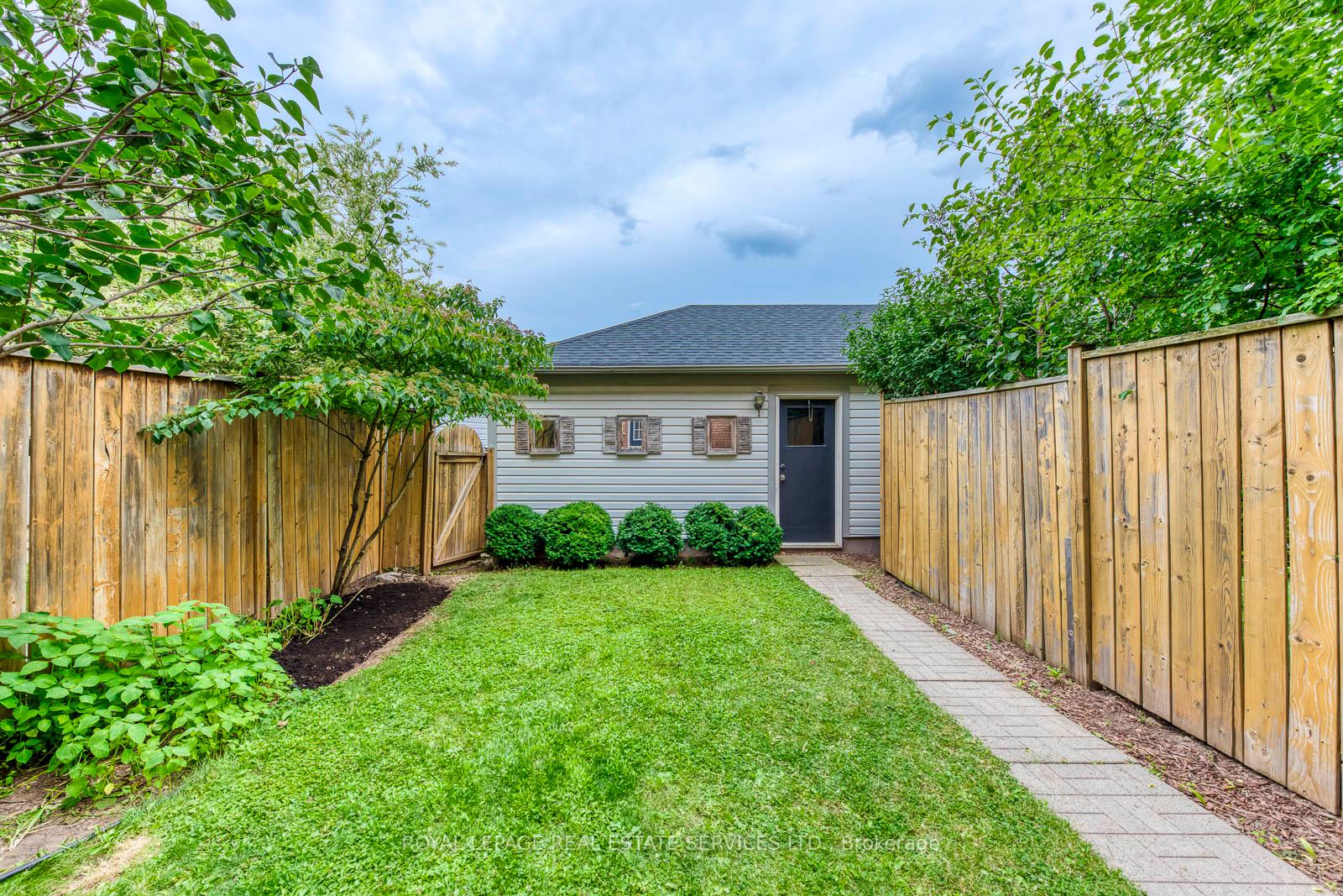 204 Roxton Road