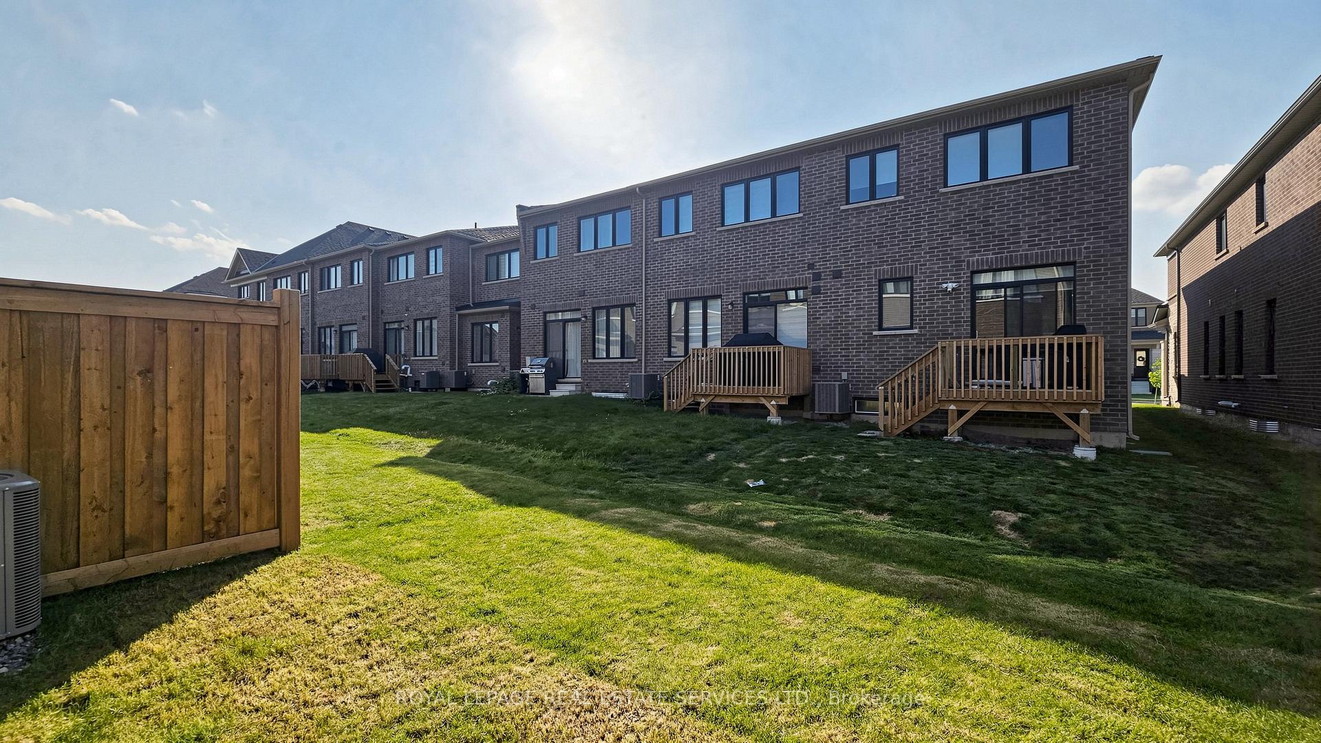 1413 Oakmont Common