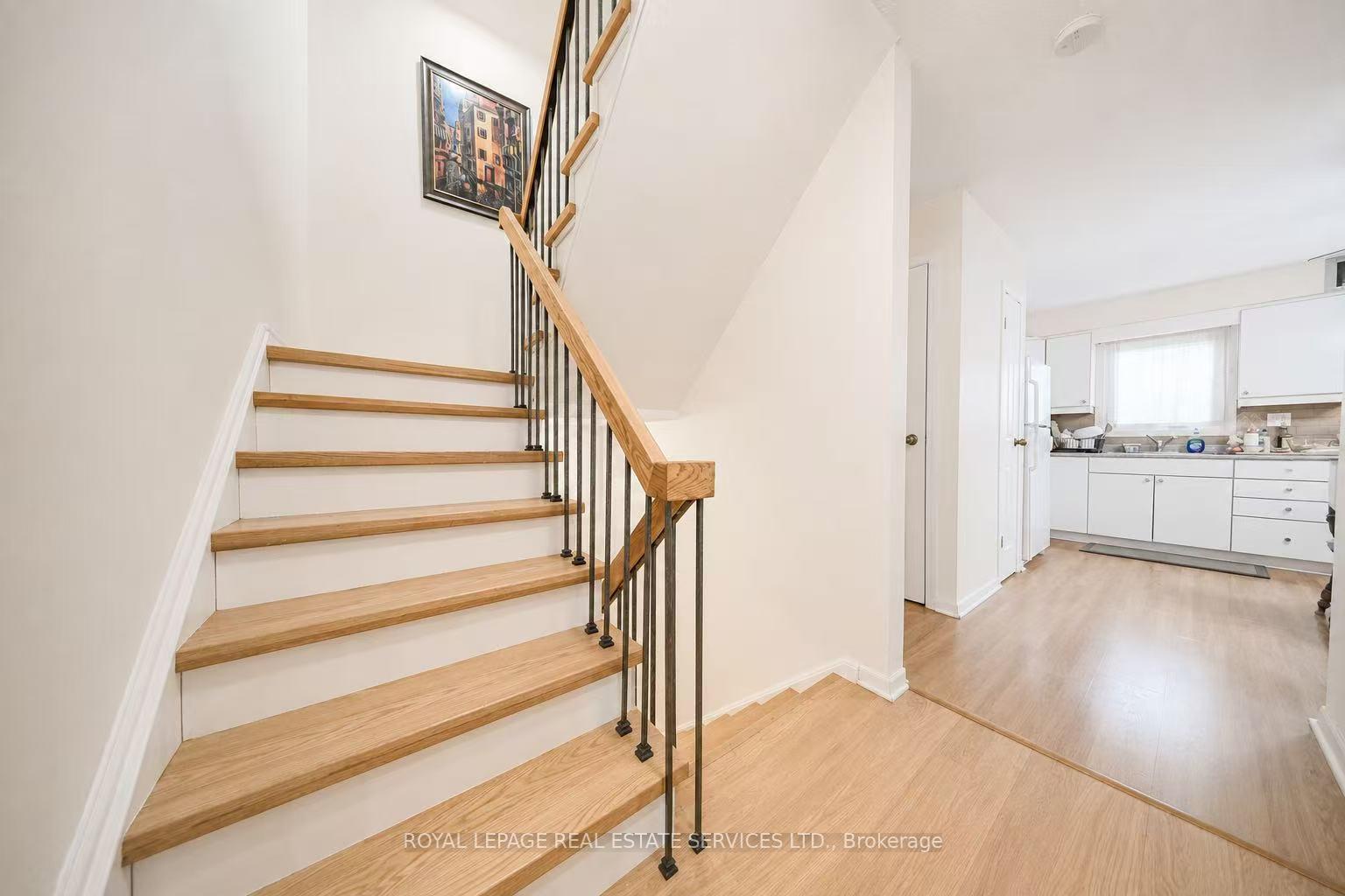 530 Falgarwood Drive 21