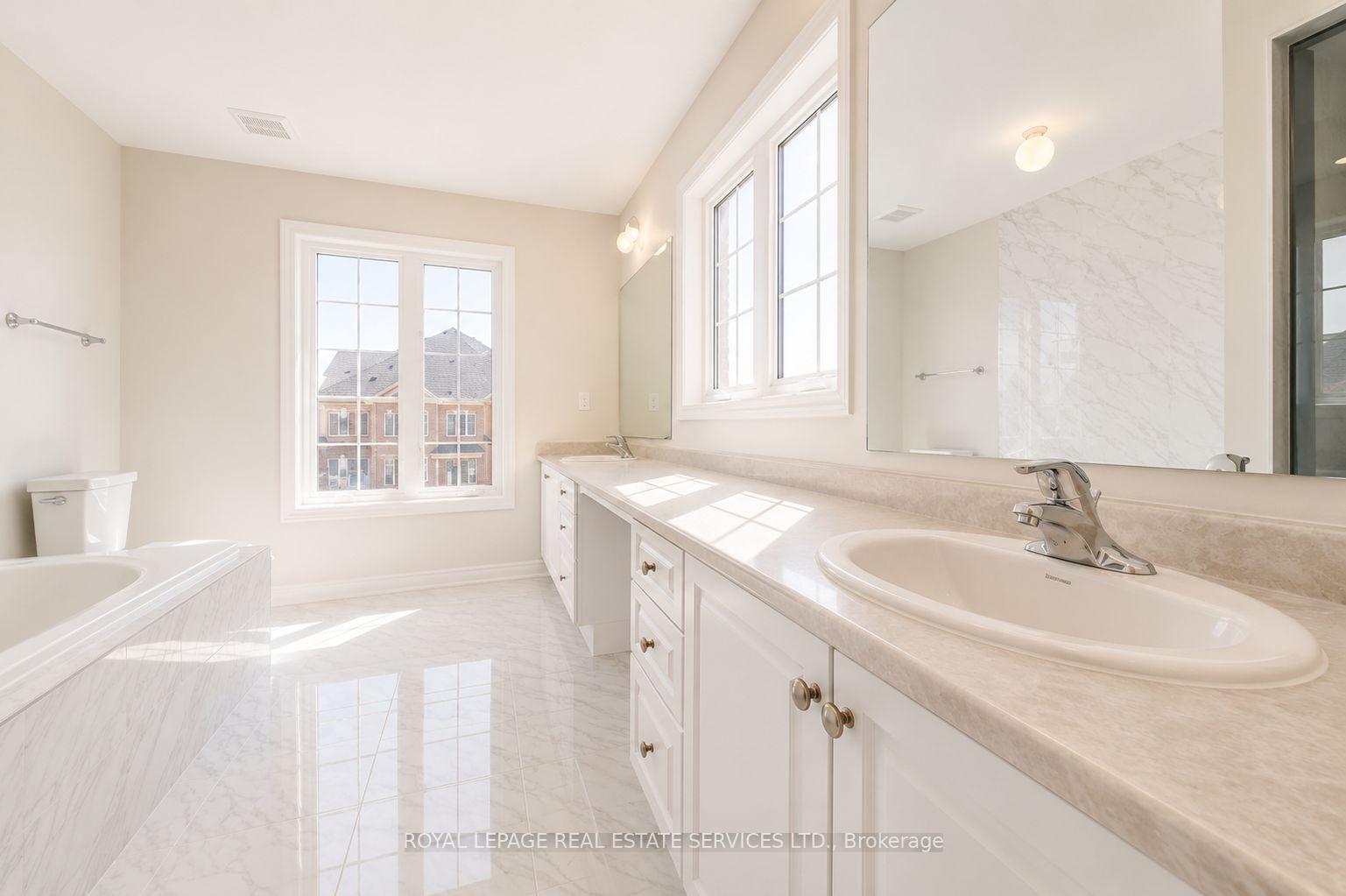 539 Settlers Road W
