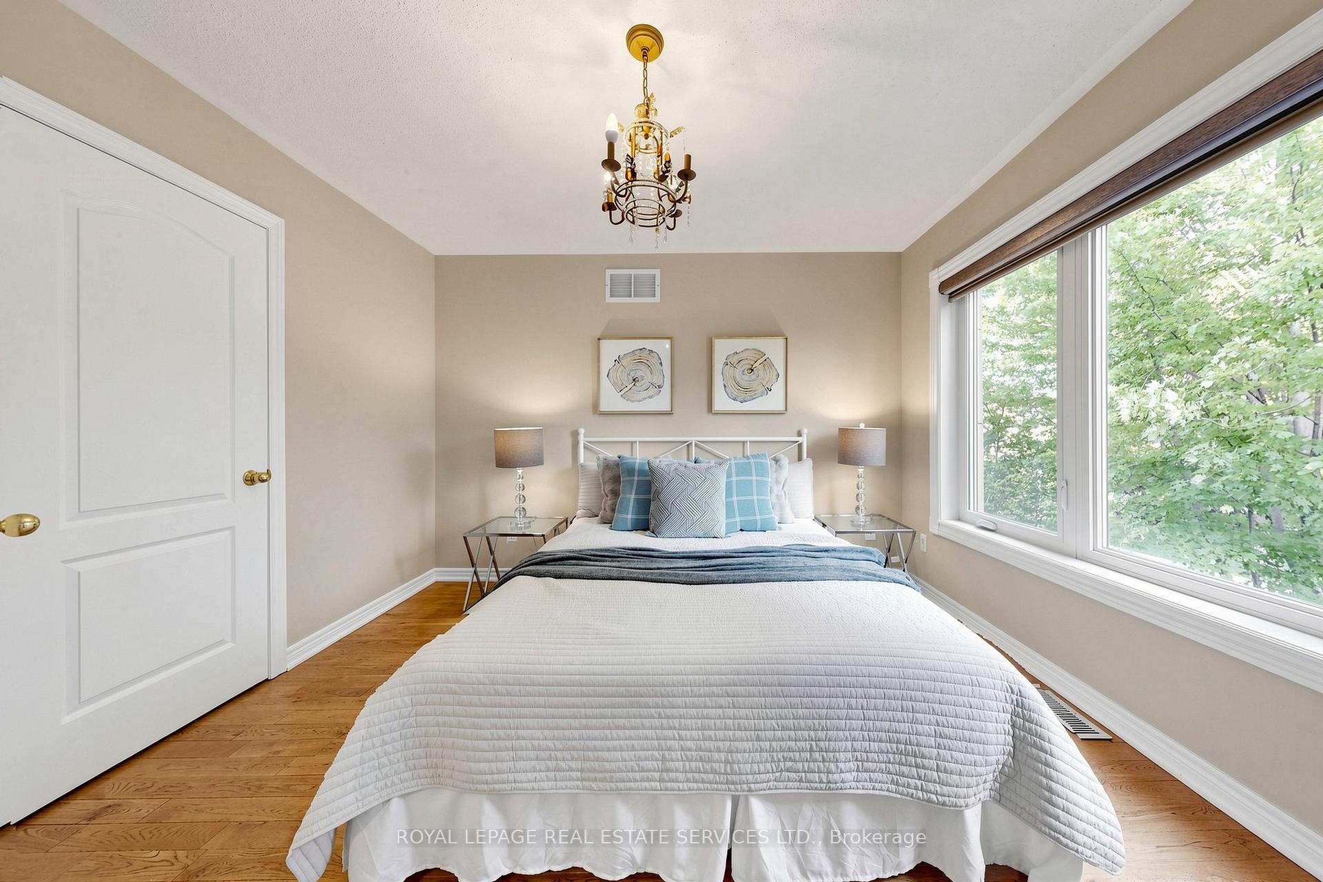 2353 Woodcrest Drive