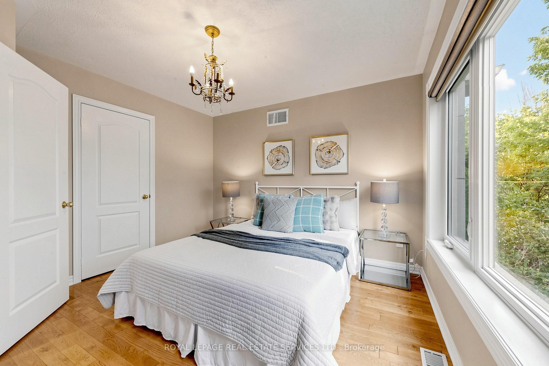 2353 Woodcrest Drive