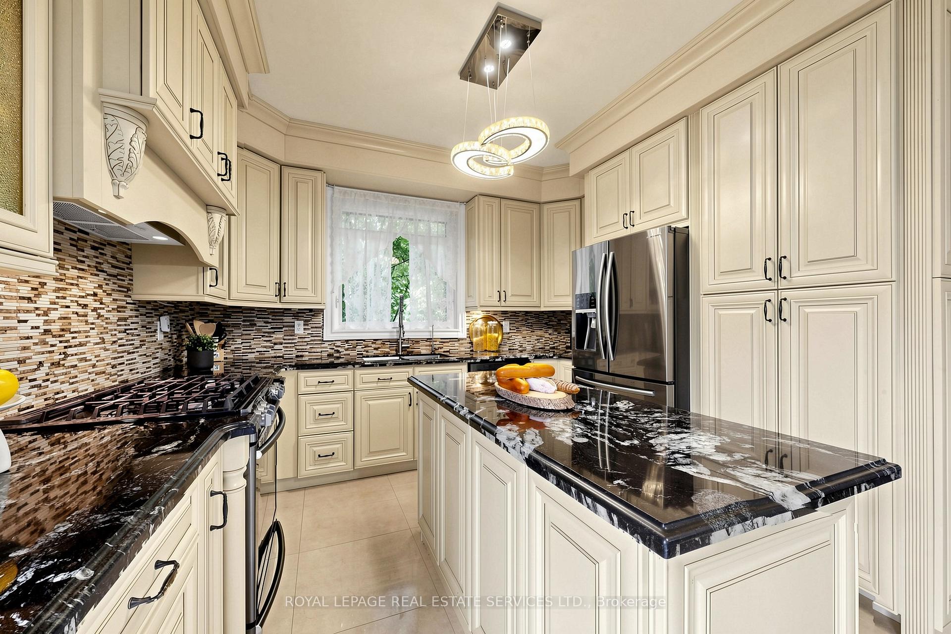 2353 Woodcrest Drive