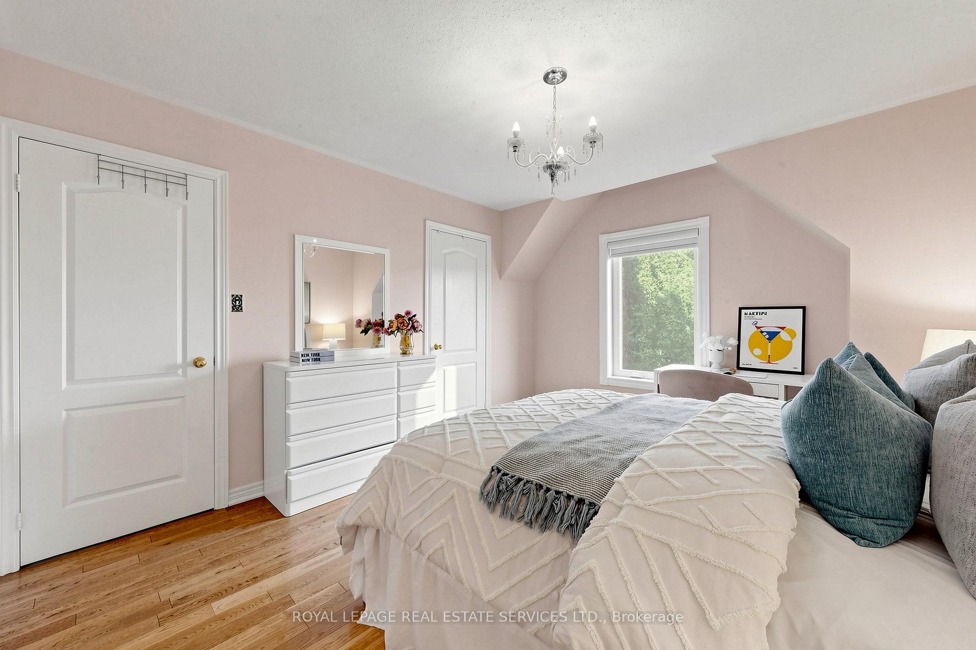 2353 Woodcrest Drive