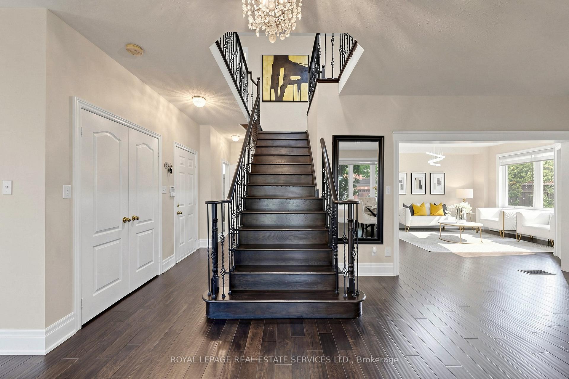 2353 Woodcrest Drive