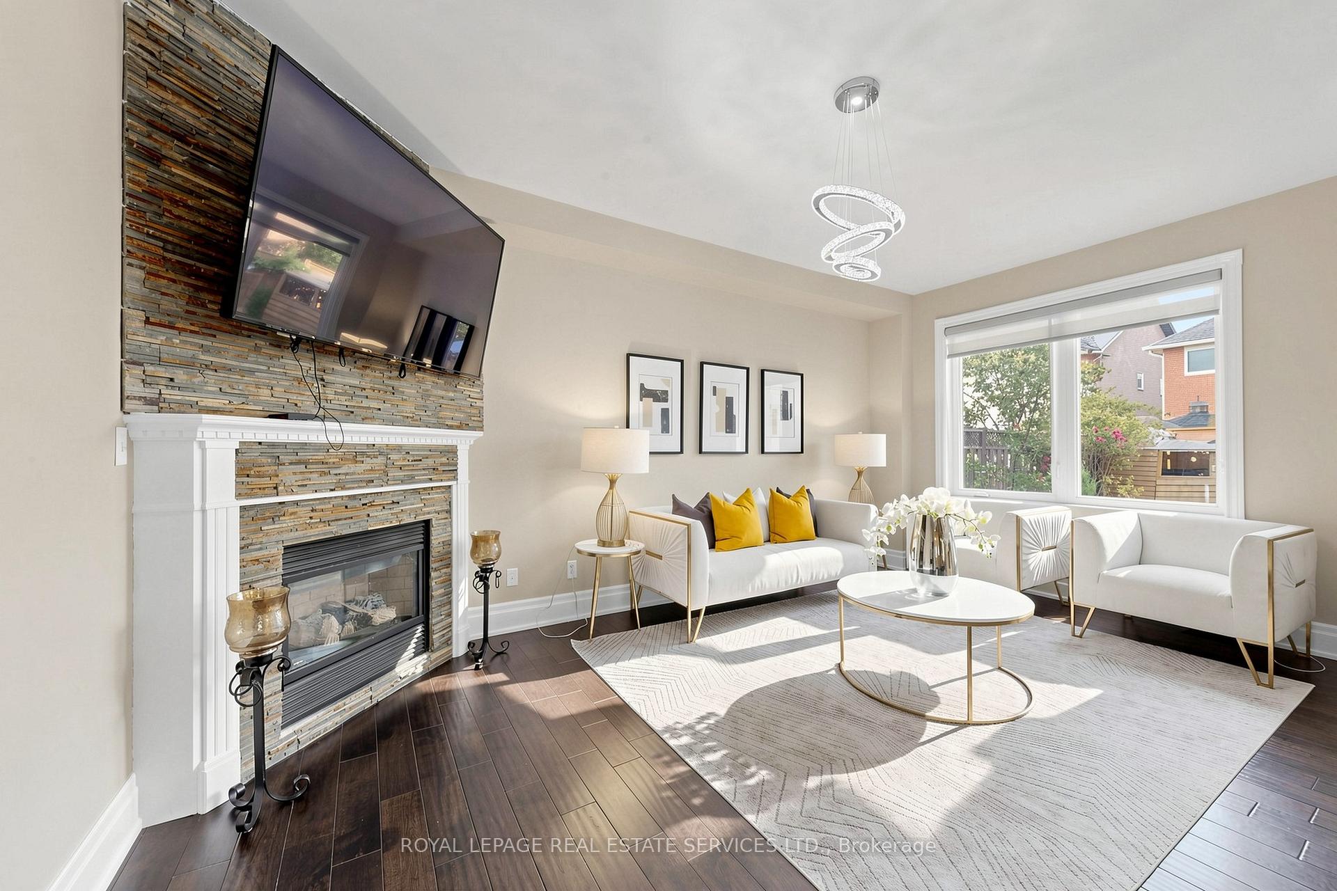 2353 Woodcrest Drive