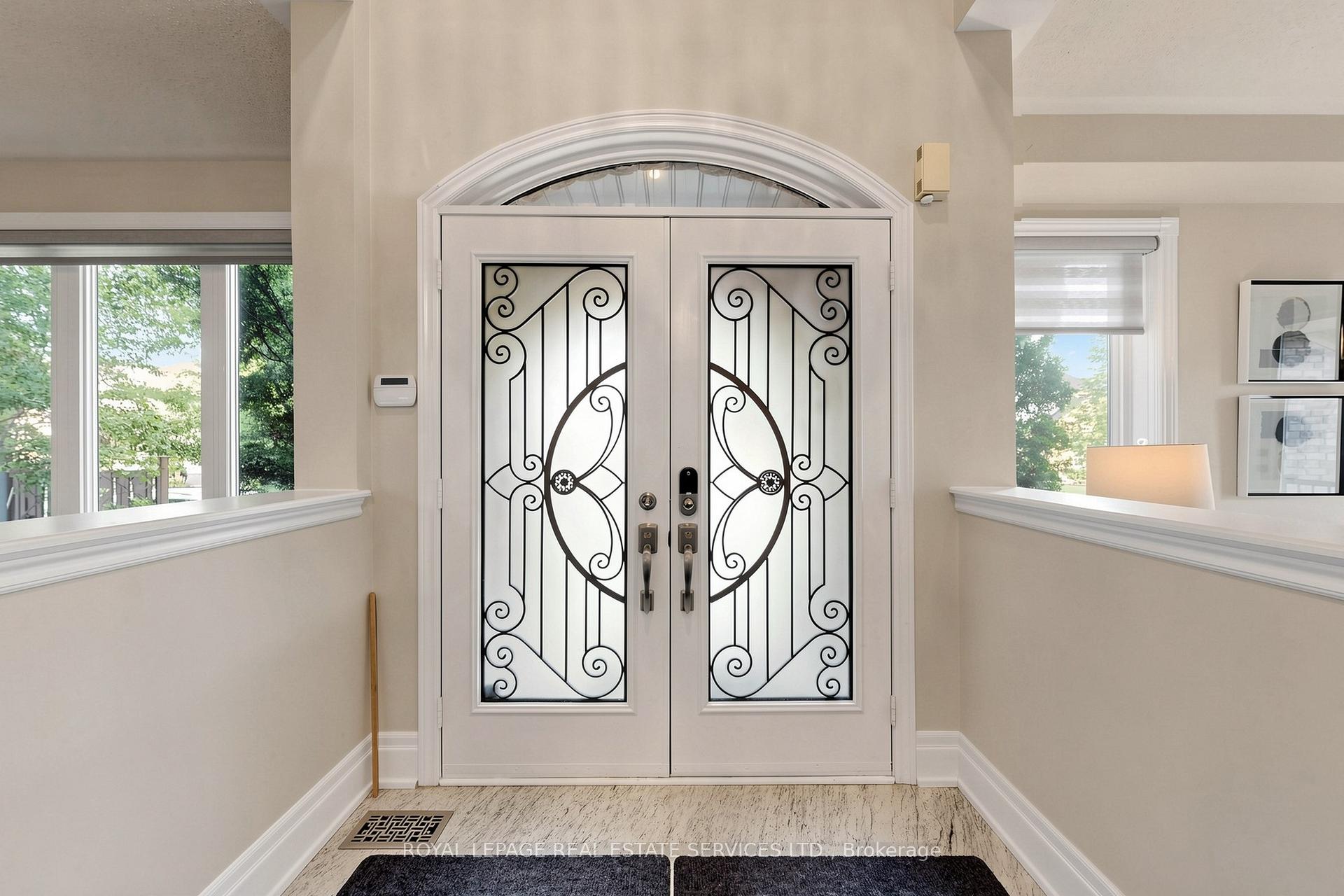 2353 Woodcrest Drive