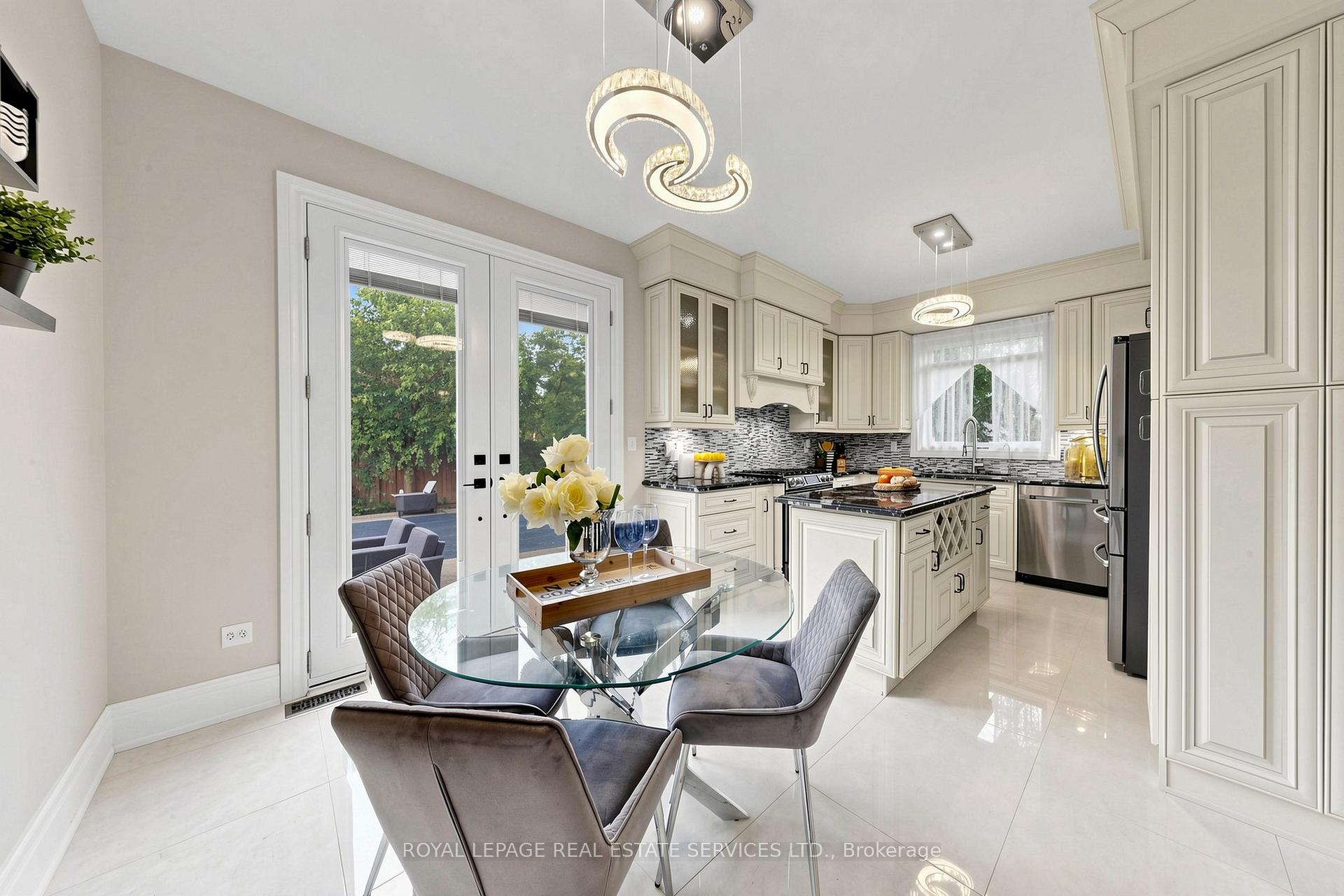 2353 Woodcrest Drive