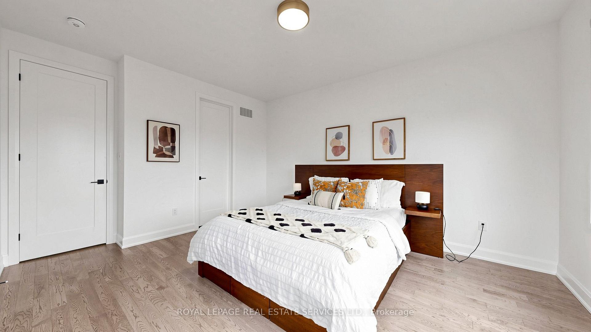 1527 Varelas Passage