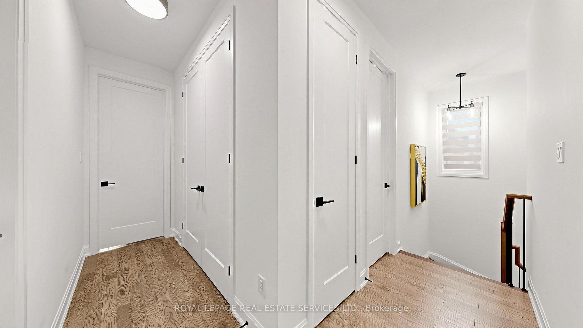1527 Varelas Passage