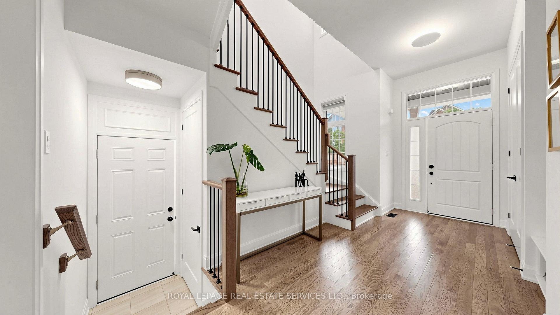 1527 Varelas Passage