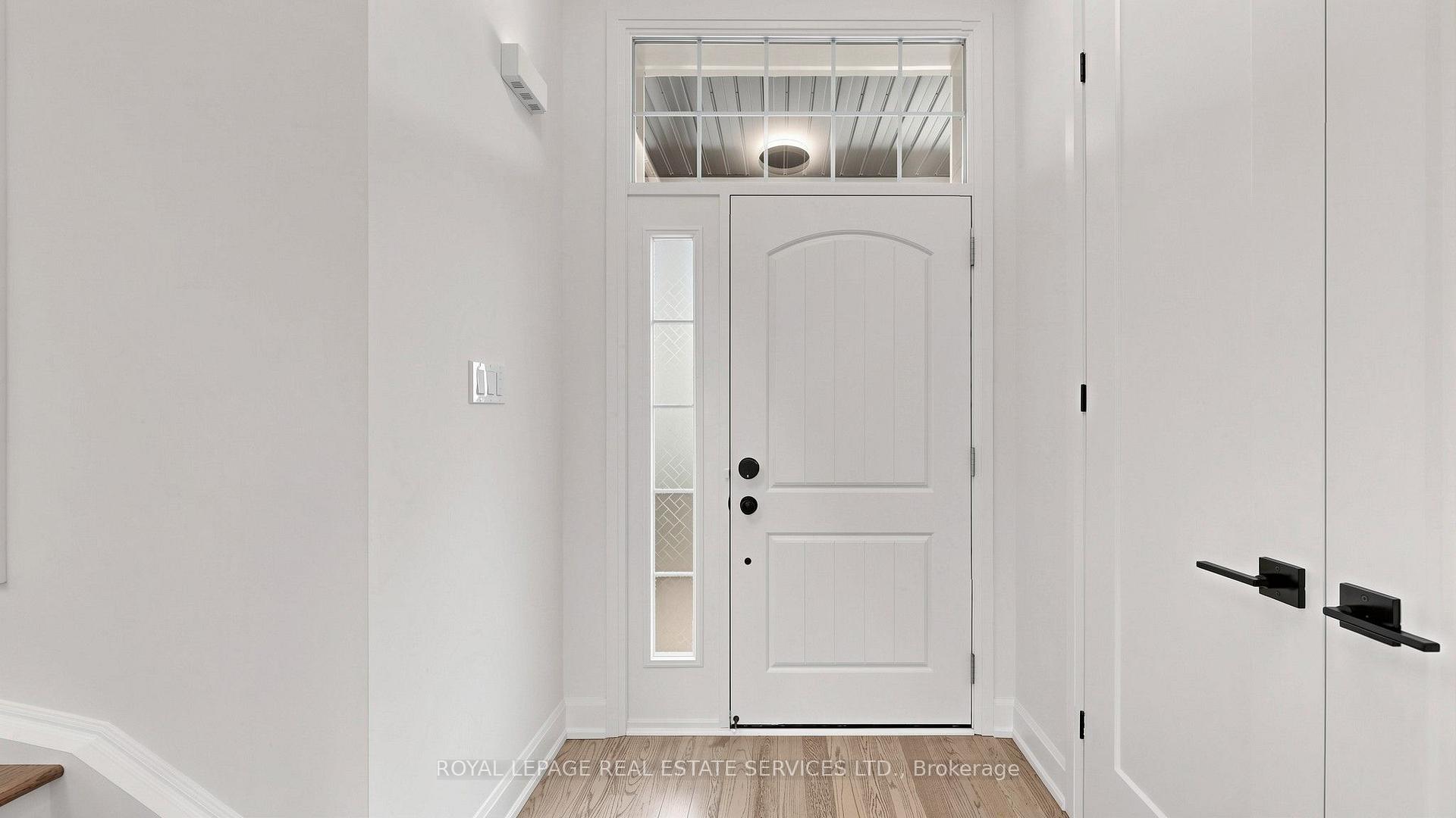 1527 Varelas Passage