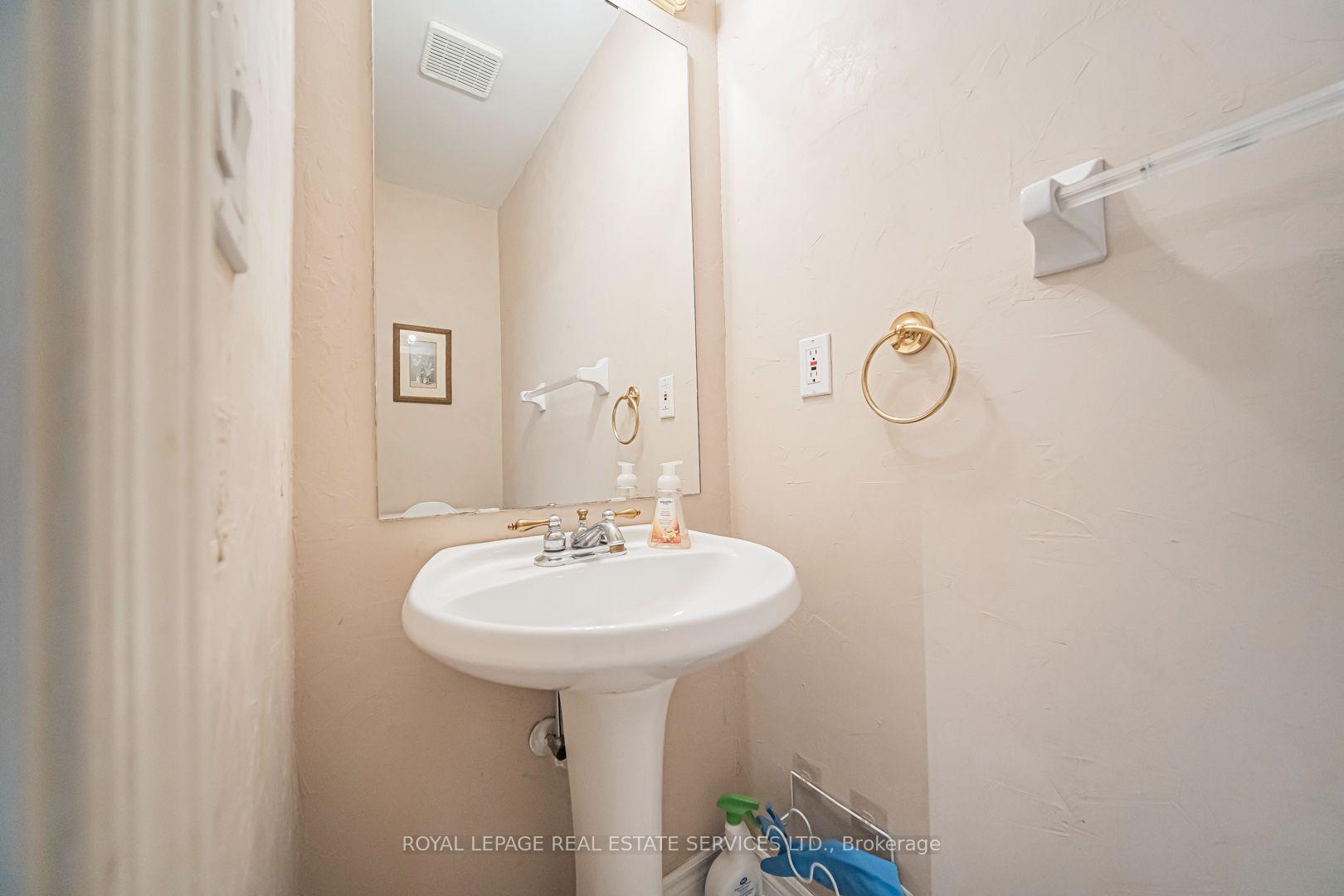 2250 Rockingham Drive 38