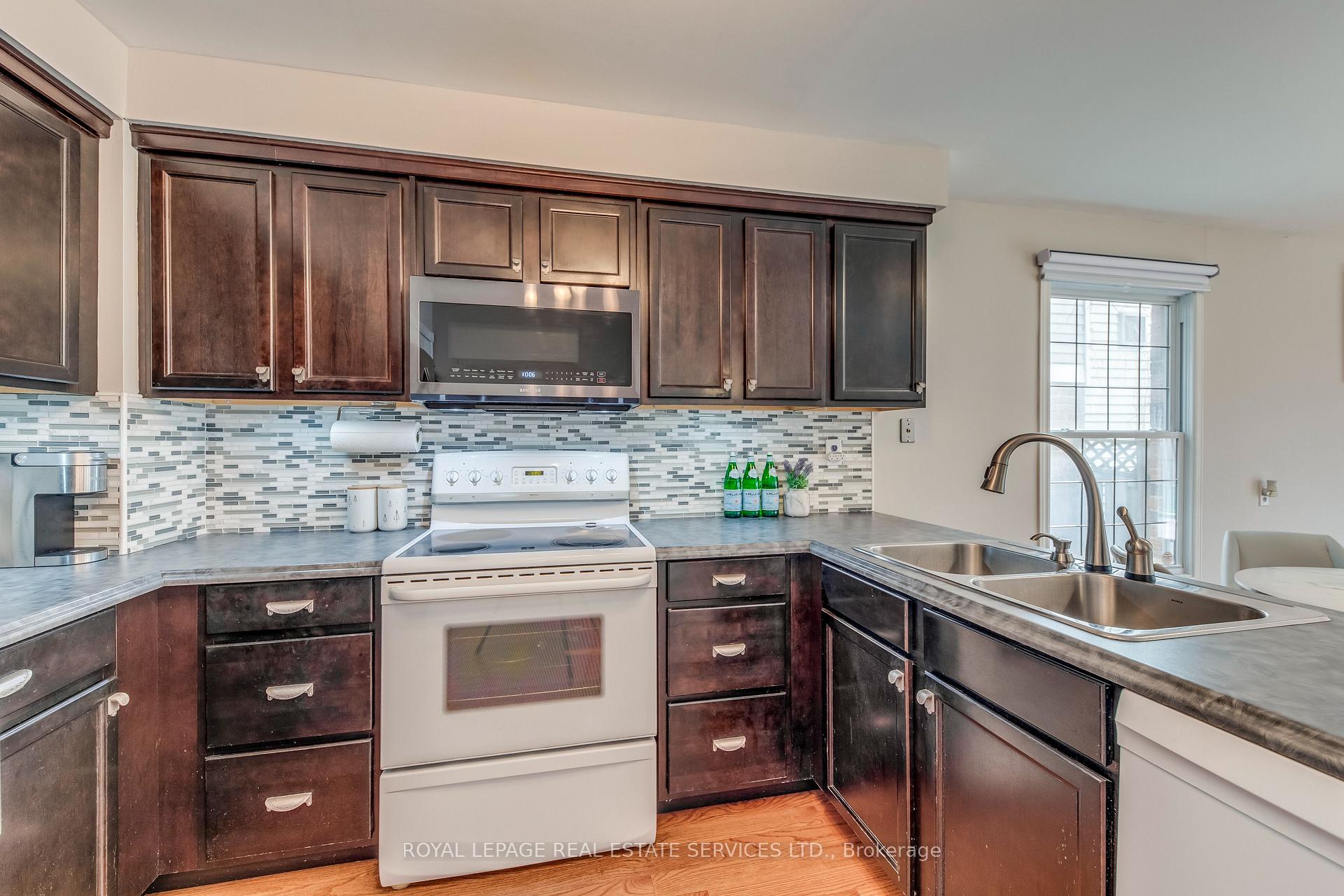 3390 Chartrand Crescent