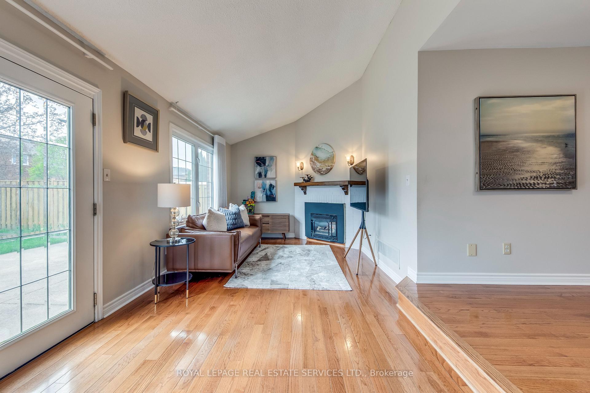 3390 Chartrand Crescent