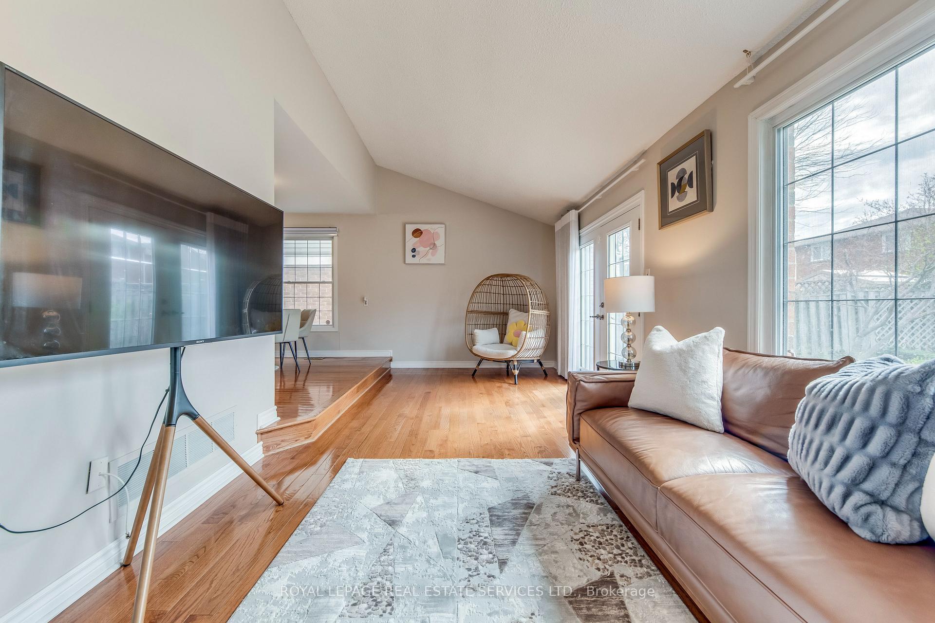 3390 Chartrand Crescent