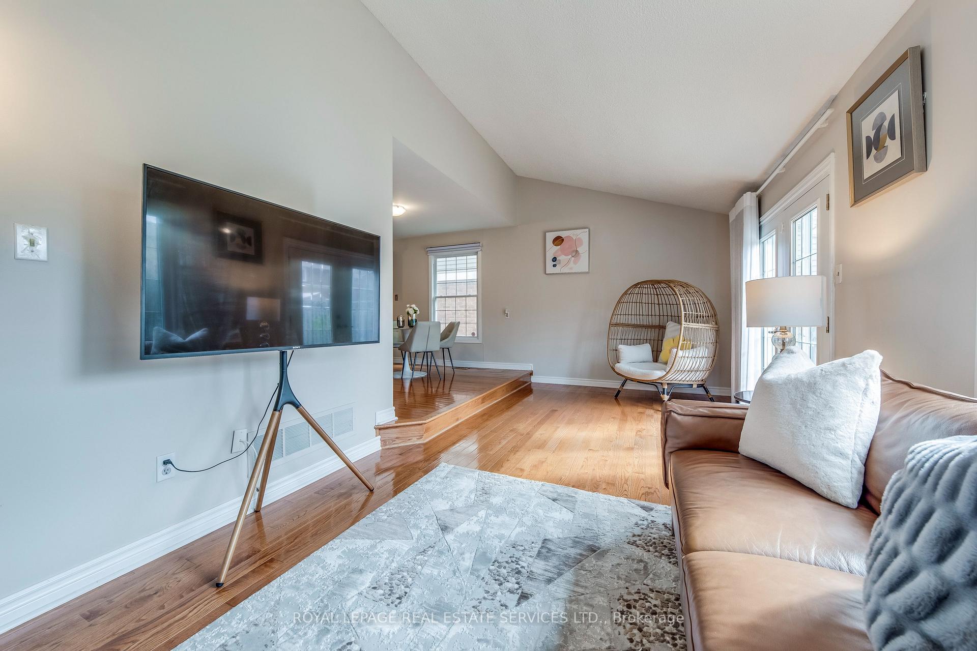 3390 Chartrand Crescent