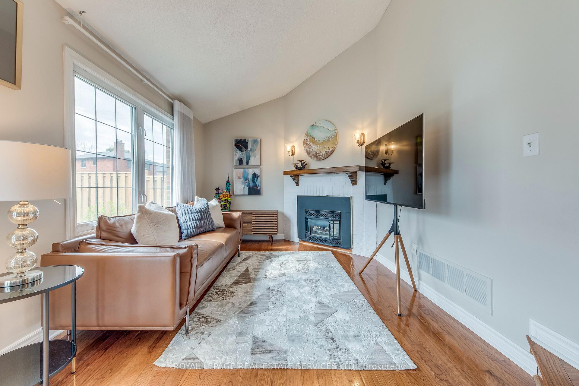 3390 Chartrand Crescent