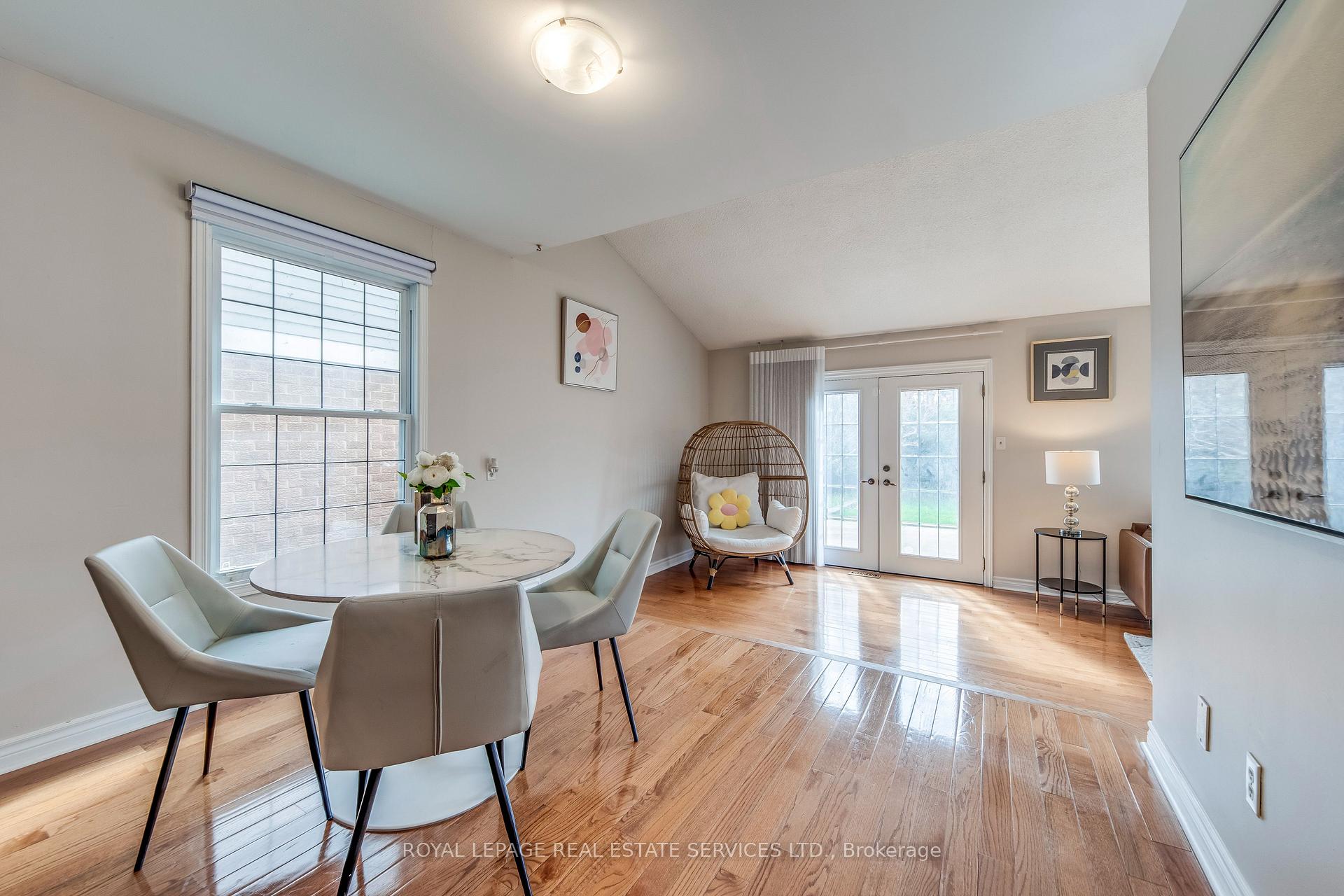 3390 Chartrand Crescent