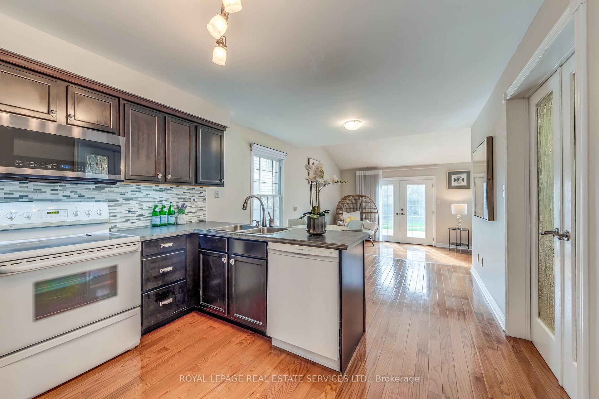 3390 Chartrand Crescent