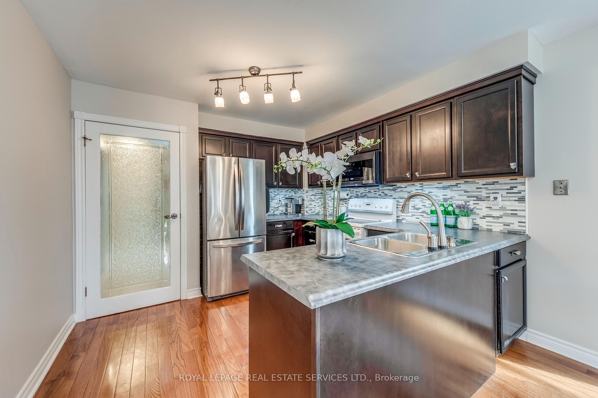 3390 Chartrand Crescent