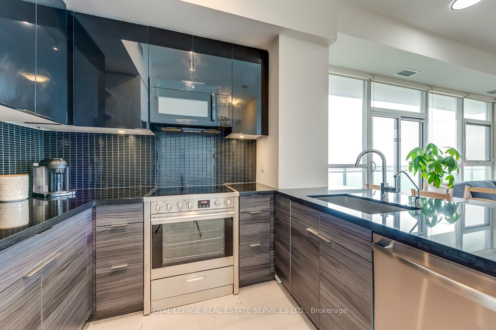 33 Shore Breeze Drive 3706, Toronto Unit: 3706