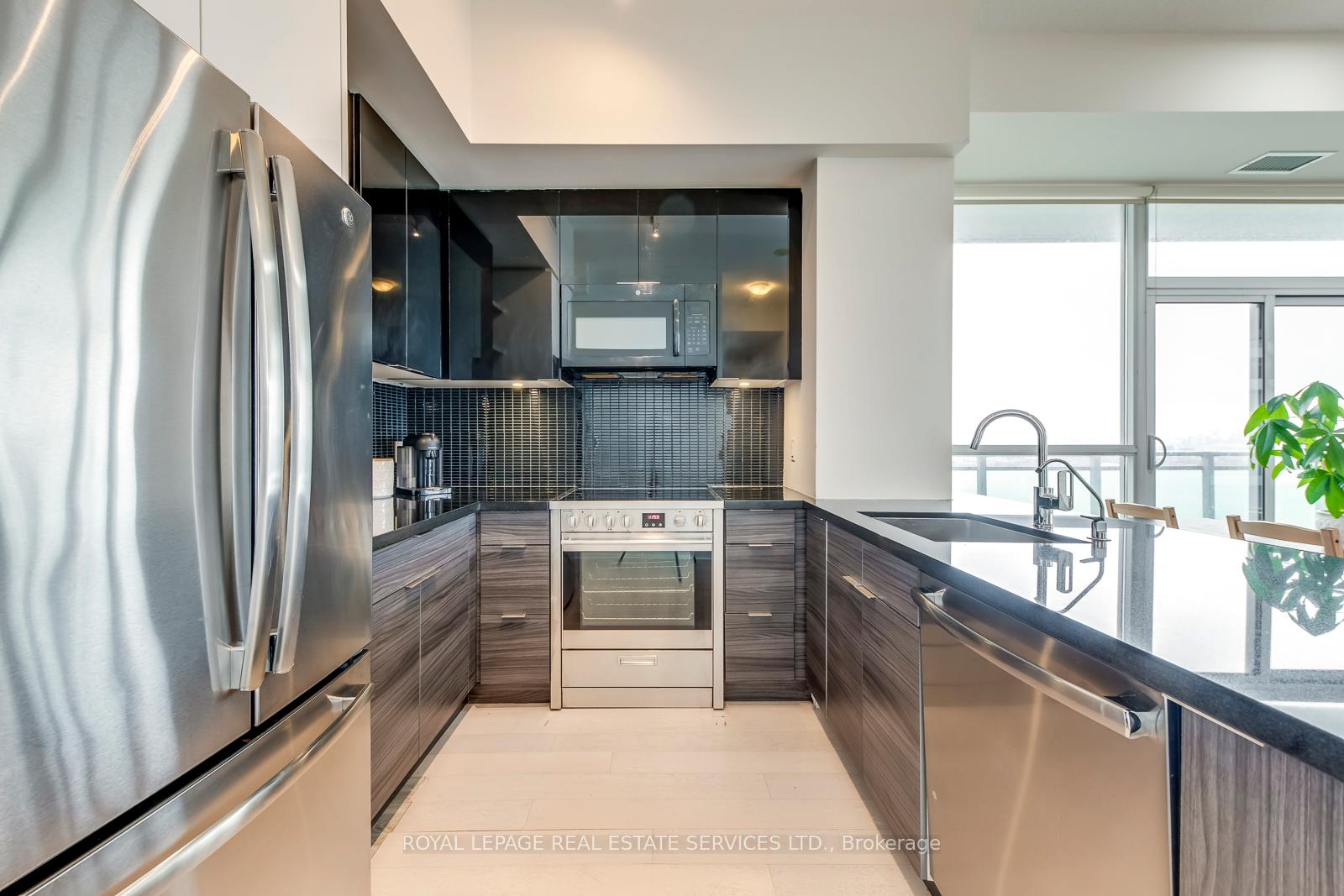 33 Shore Breeze Drive 3706, Toronto Unit: 3706