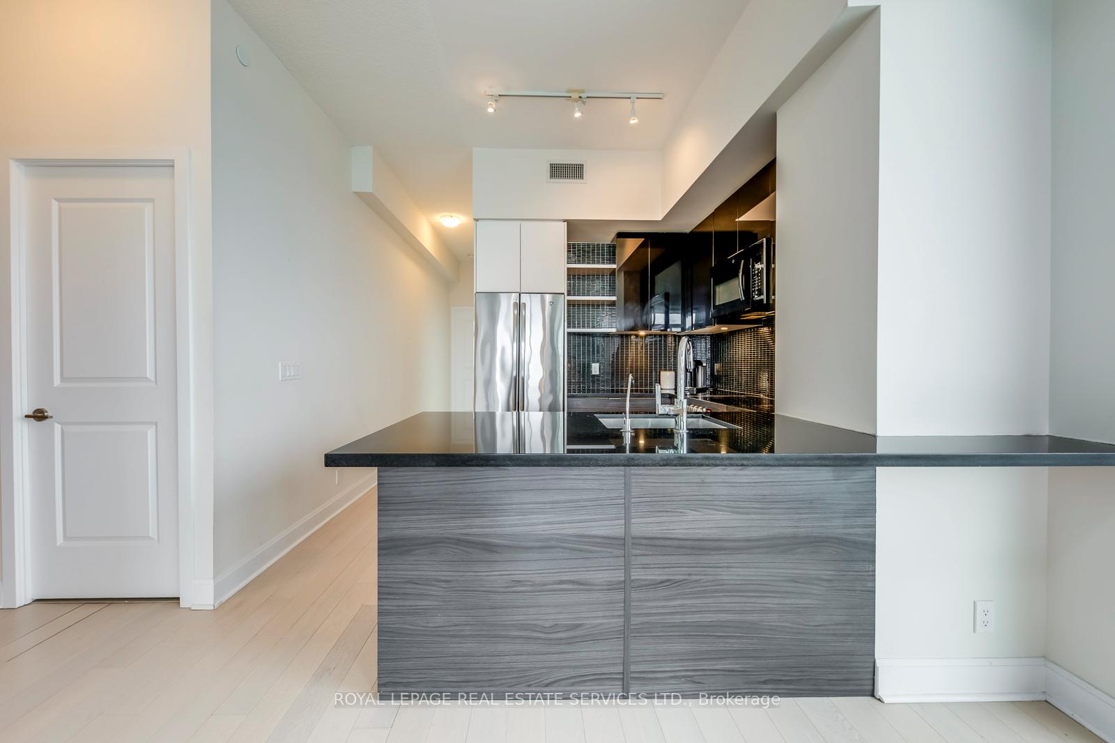 33 Shore Breeze Drive 3706, Toronto Unit: 3706