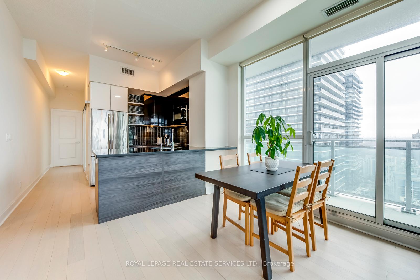 33 Shore Breeze Drive 3706, Toronto Unit: 3706